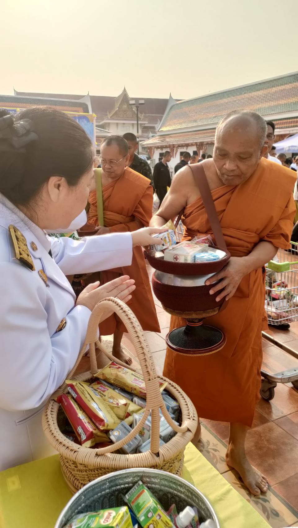 ♦พช.สกลนคร : ร่วมพิธีทำบุญตักบาตร เนื่องในวันที่ระลึกพระบาทสมเด็จพระพุทธยอดฟ้าจุฬาโลกมหาราช และวันที่ระลึกมหาจักรีบรมราชวงศ์ ประจำปี ๒๕๖๗