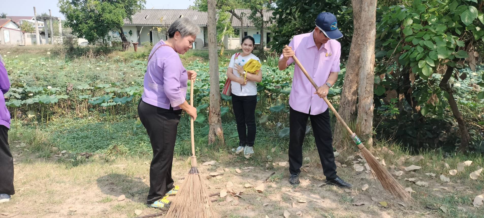 📢พช.สกลนคร : ร่วมกิจกรรมจิตอาสาพระราชทานจังหวัดสกลนคร ทำความดีด้วยหัวใจ จัดกิจกรรมจิตอาสาพัฒนาวัดและศาสนสถาน เนื่องในวันคล้ายวันพระราชสมภพ สมเด็จพระกนิษฐาธิราชเจ้า กรมสมเด็จพระเทพรัตนราชสุดาฯ สยามบรมราชกุมารี ๒ เมษายน ๒๕๖๗ และวันอนุรักษ์มรดกไทย