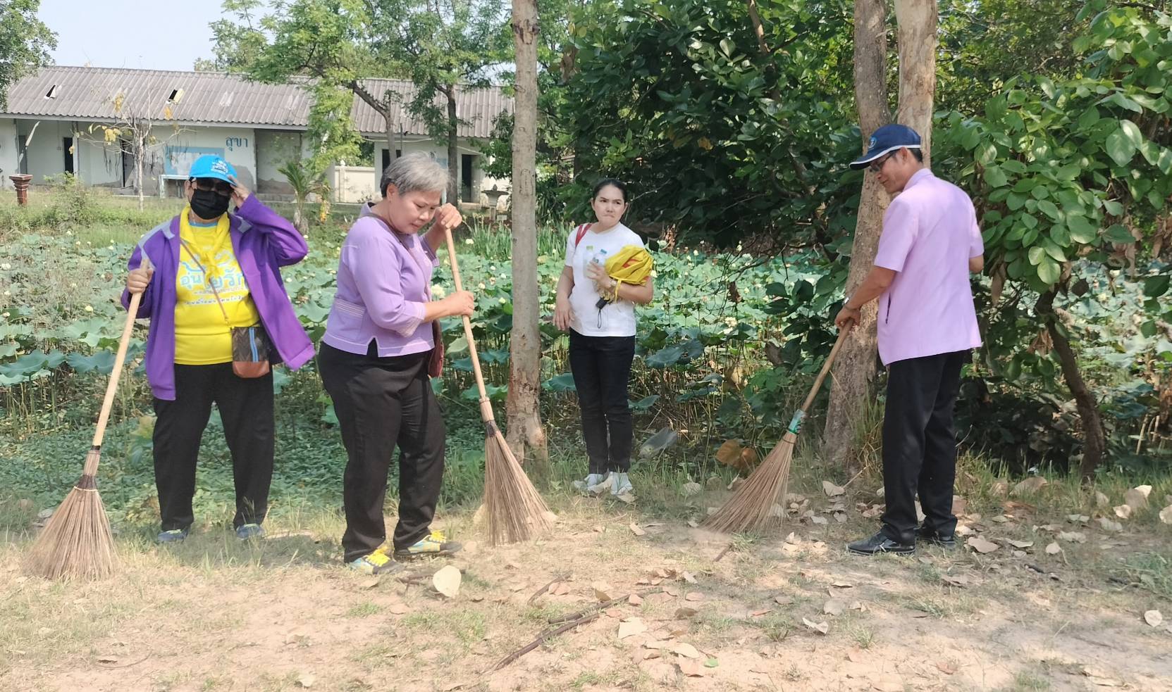📢พช.สกลนคร : ร่วมกิจกรรมจิตอาสาพระราชทานจังหวัดสกลนคร ทำความดีด้วยหัวใจ จัดกิจกรรมจิตอาสาพัฒนาวัดและศาสนสถาน เนื่องในวันคล้ายวันพระราชสมภพ สมเด็จพระกนิษฐาธิราชเจ้า กรมสมเด็จพระเทพรัตนราชสุดาฯ สยามบรมราชกุมารี ๒ เมษายน ๒๕๖๗ และวันอนุรักษ์มรดกไทย