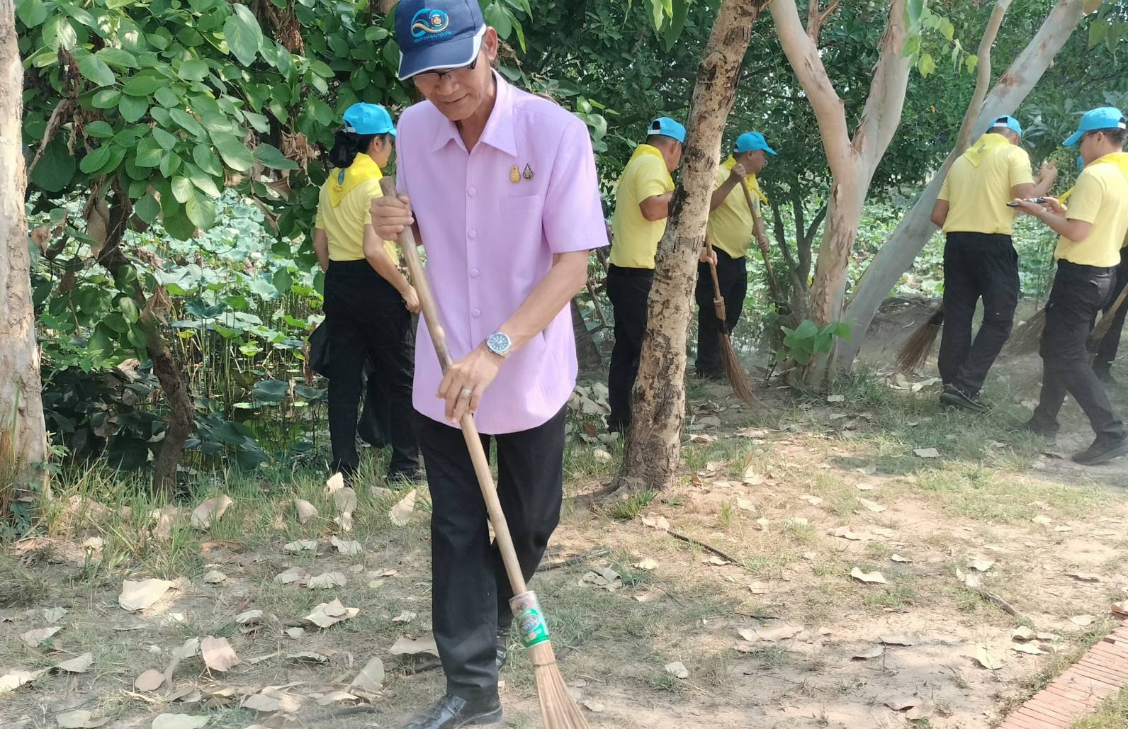 📢พช.สกลนคร : ร่วมกิจกรรมจิตอาสาพระราชทานจังหวัดสกลนคร ทำความดีด้วยหัวใจ จัดกิจกรรมจิตอาสาพัฒนาวัดและศาสนสถาน เนื่องในวันคล้ายวันพระราชสมภพ สมเด็จพระกนิษฐาธิราชเจ้า กรมสมเด็จพระเทพรัตนราชสุดาฯ สยามบรมราชกุมารี ๒ เมษายน ๒๕๖๗ และวันอนุรักษ์มรดกไทย