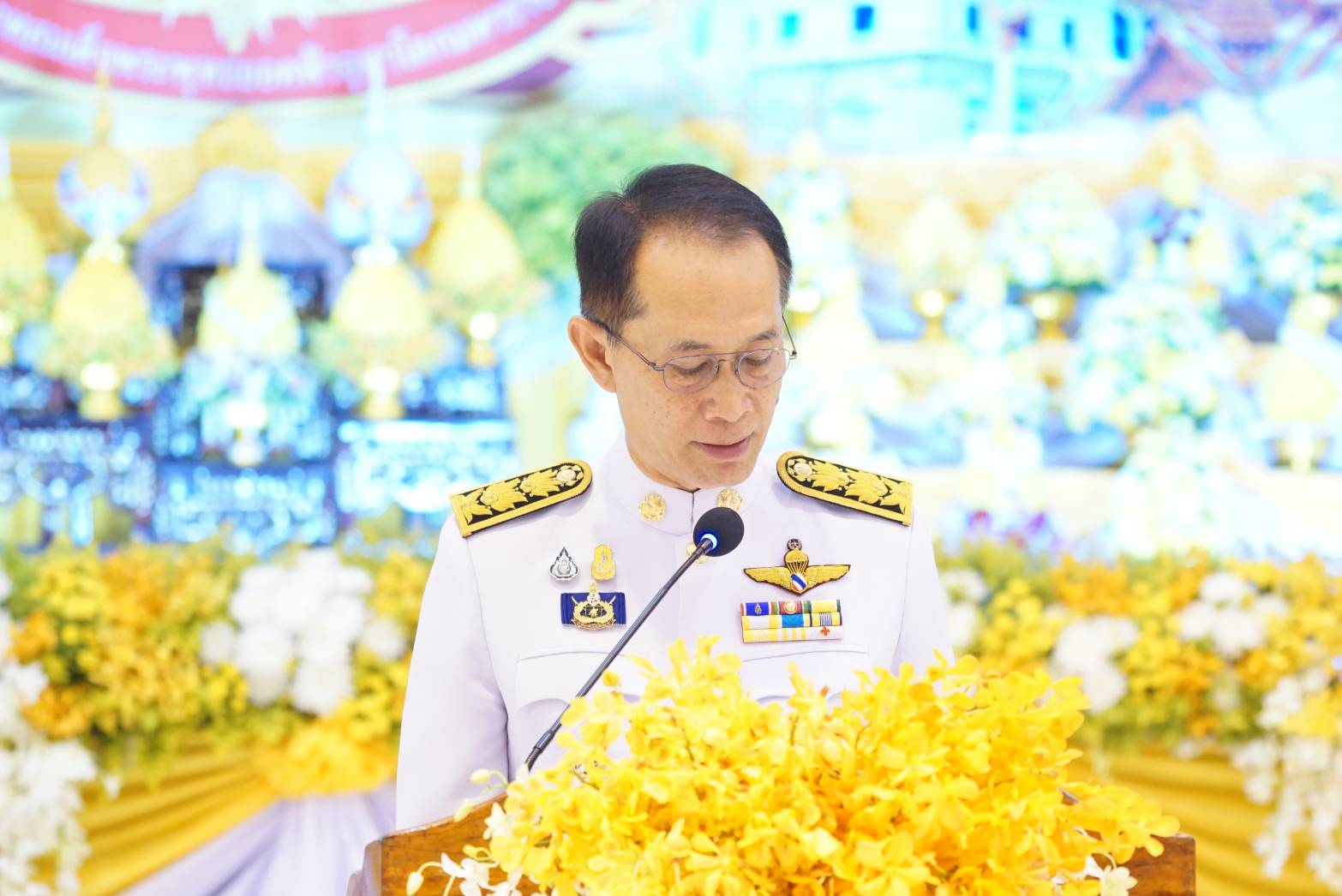 ♦พช.สกลนคร : ร่วมวางพุ่มดอกไม้ ถวายราชสักการะ เนื่องในวันที่ระลึกพระบาทสมเด็จพระพุทธยอดฟ้าจุฬาโลกมหาราช และวันที่ระลึกมหาจักรีบรมราชวงศ์ ประจำปี ๒๕๖๗