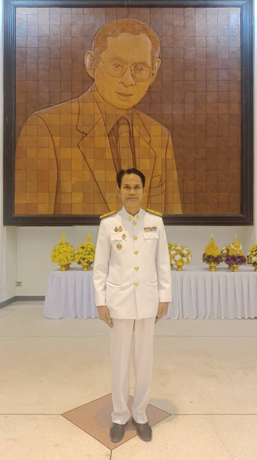♦พช.สกลนคร : ร่วมวางพุ่มดอกไม้ ถวายราชสักการะ เนื่องในวันที่ระลึกพระบาทสมเด็จพระพุทธยอดฟ้าจุฬาโลกมหาราช และวันที่ระลึกมหาจักรีบรมราชวงศ์ ประจำปี ๒๕๖๗