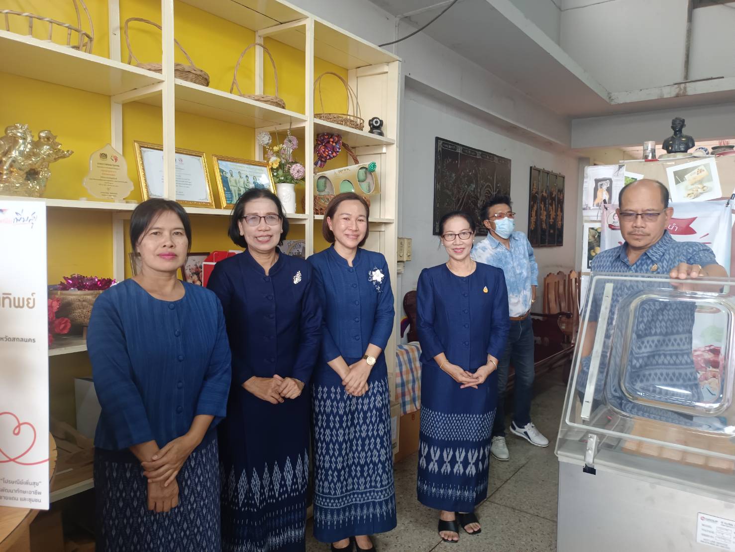 📢พ่อเมืองสกลนคร เยี่ยมชมและให้กำลังใจสมาชิกกองทุนพัฒนาบทบาทสตรี