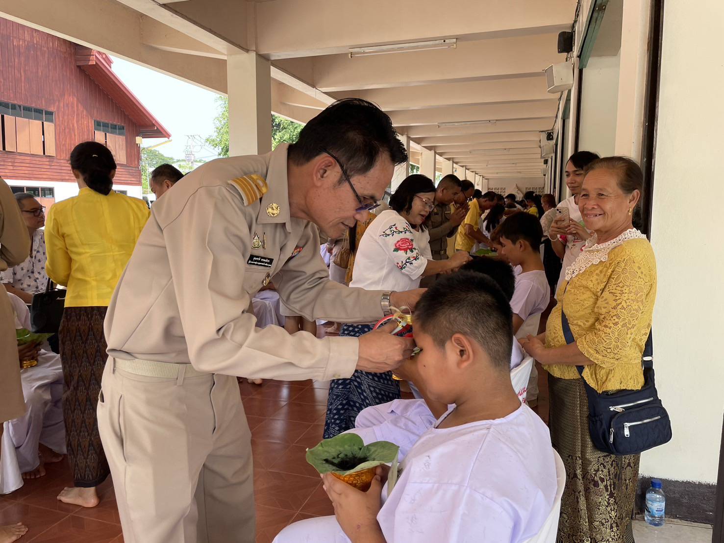 📢พช.สกลนคร : ร่วมพิธีบรรพชาสามเณรภาคฤดูร้อน เฉลิมพระเกียรติสมเด็จพระเจ้าอยู่หัว เนื่องในโอกาสเฉลิมพระชนมพรรษา ๖ รอบ ๗๒ พรรษา ๒๘ กรกฎาคม ๒๕๖๗