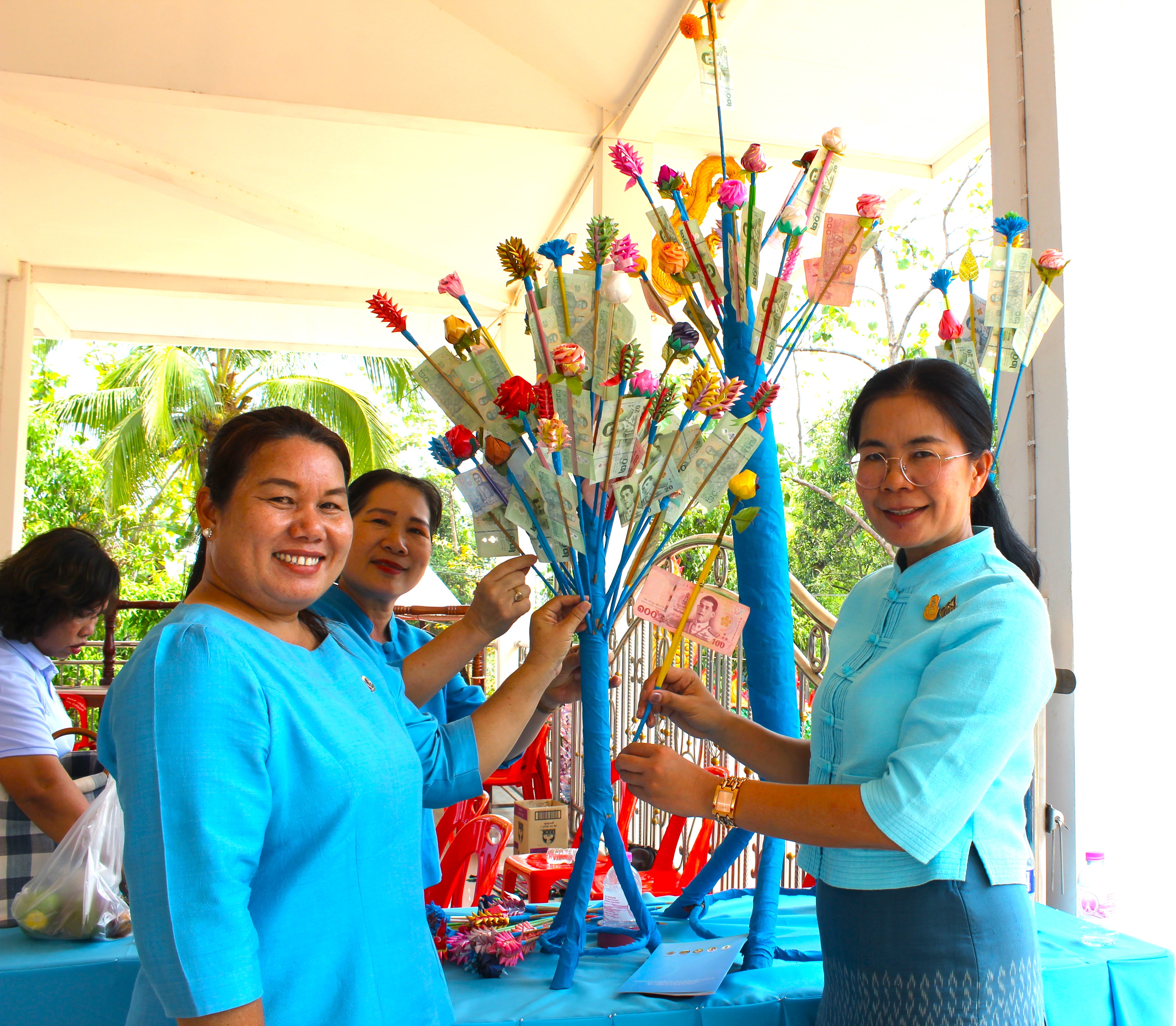 📢สกลนคร : Kick off หมู่บ้านป้องกันและแก้ไขปัญหายาเสพติด โดยกองทุนแม่ของแผ่นดิน ตามนโยบายกระทรวงมหาดไทย โดยประกาศเป็นวาระจังหวัดสกลนคร
