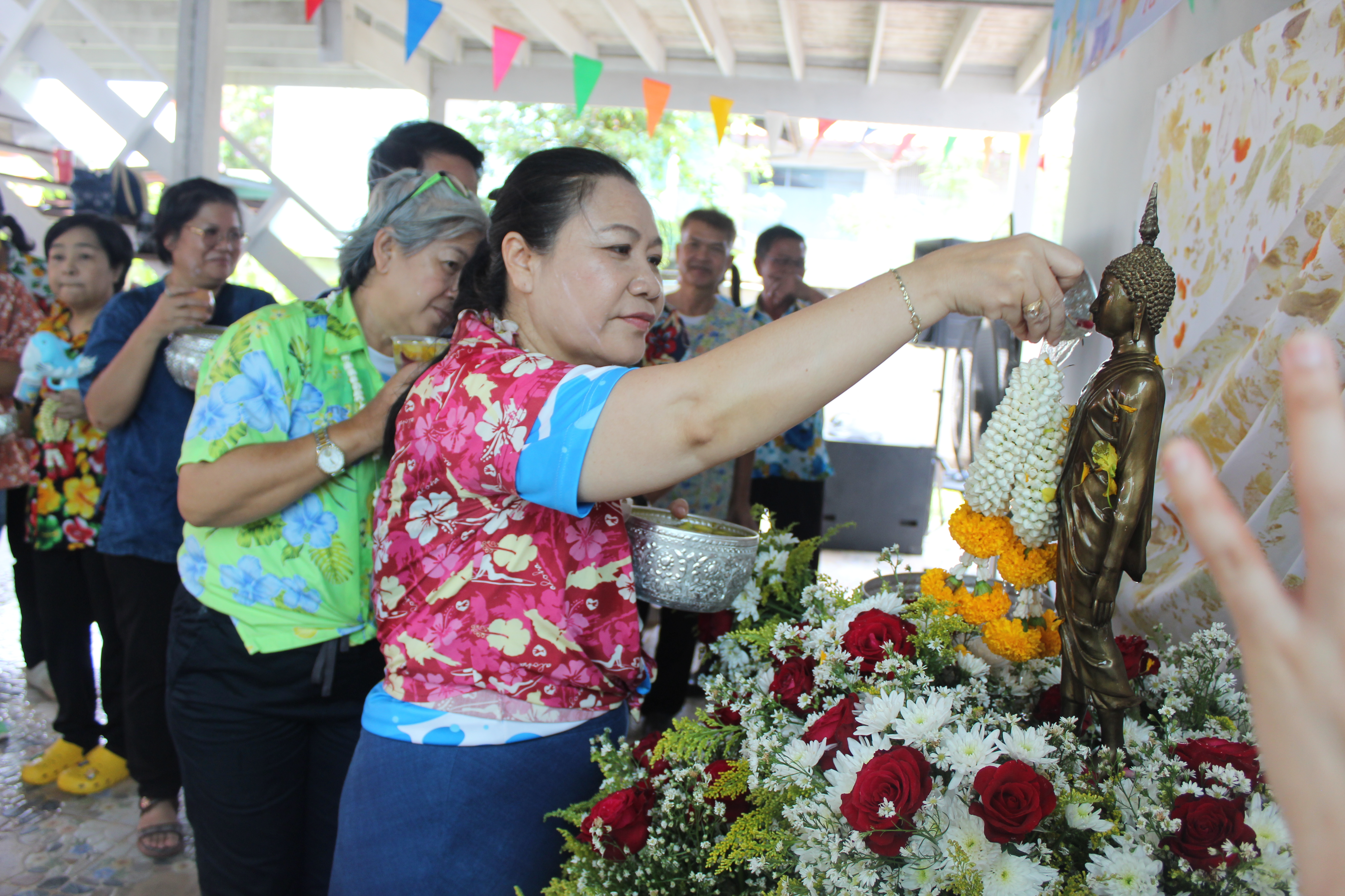 สำนักงานพัฒนาชุมชนจังหวัดสกลนคร สืบสานวัฒนธรรมประเพณีสงกรานต์และวันขึ้นปีใหม่ไทย ๒๕๖๗