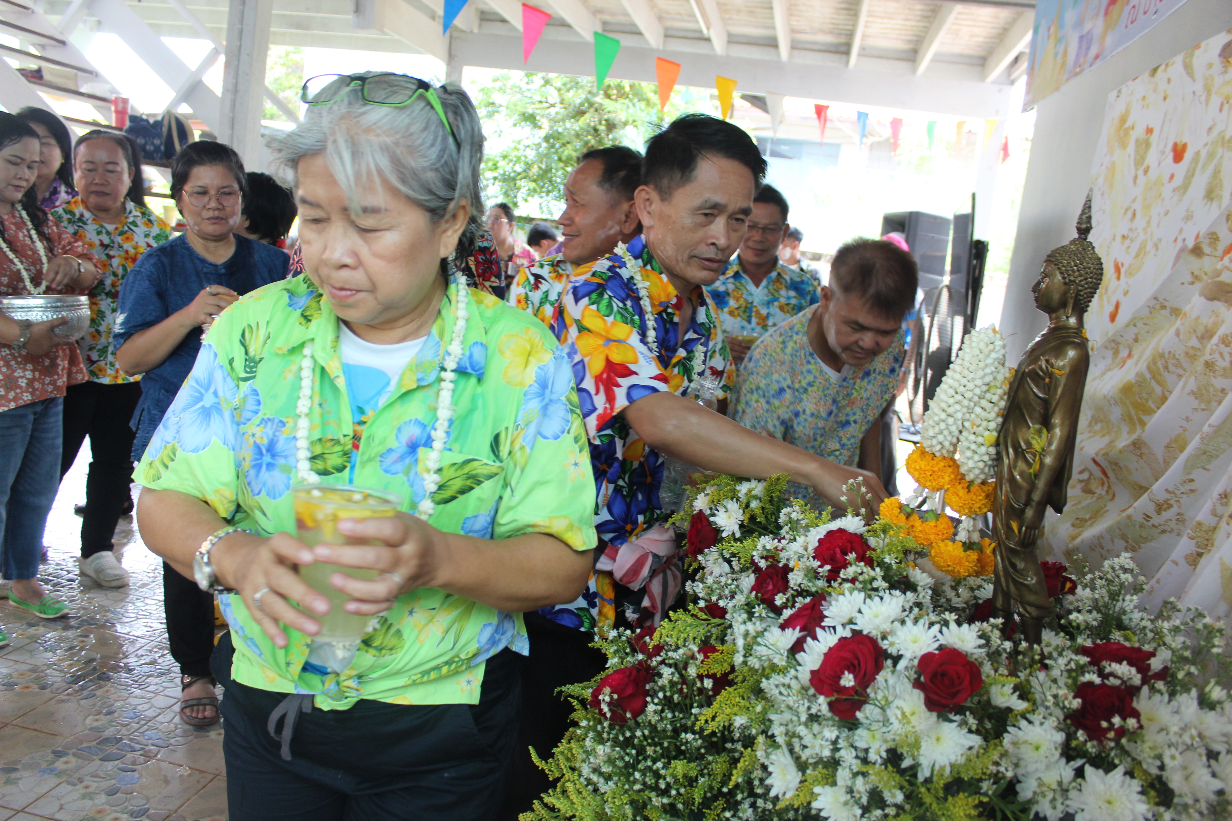 สำนักงานพัฒนาชุมชนจังหวัดสกลนคร สืบสานวัฒนธรรมประเพณีสงกรานต์และวันขึ้นปีใหม่ไทย ๒๕๖๗