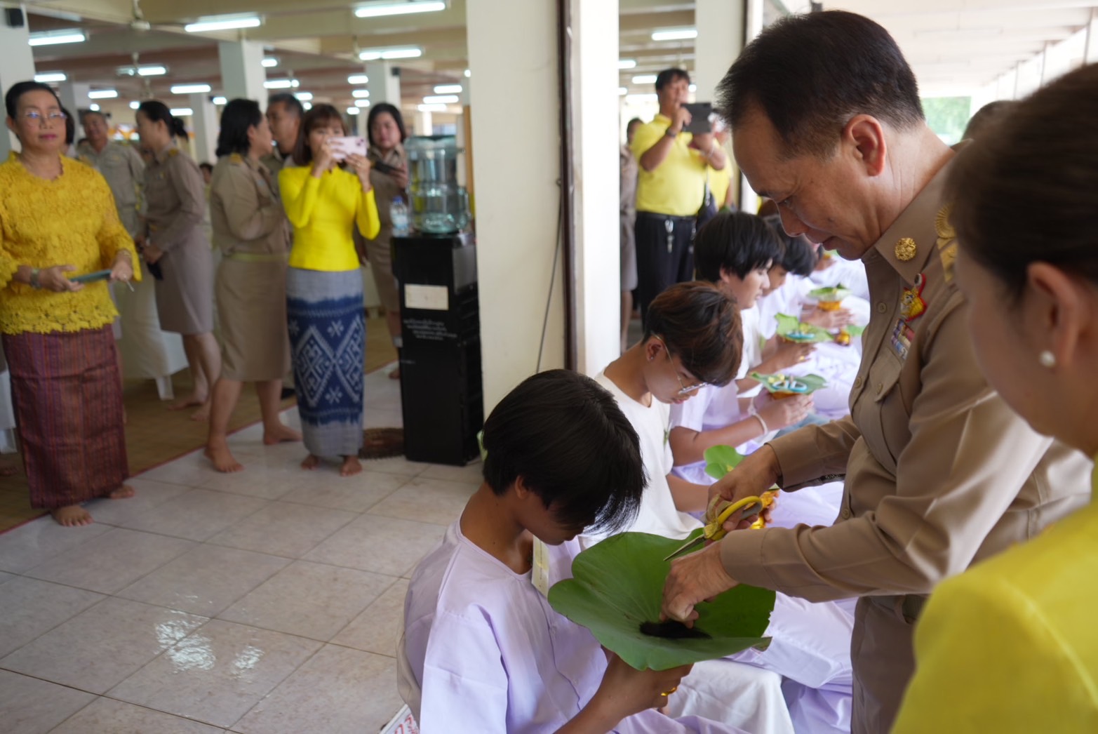 📢พช.สกลนคร : ร่วมพิธีบรรพชาสามเณรภาคฤดูร้อน เฉลิมพระเกียรติสมเด็จพระเจ้าอยู่หัว เนื่องในโอกาสเฉลิมพระชนมพรรษา ๖ รอบ ๗๒ พรรษา ๒๘ กรกฎาคม ๒๕๖๗
