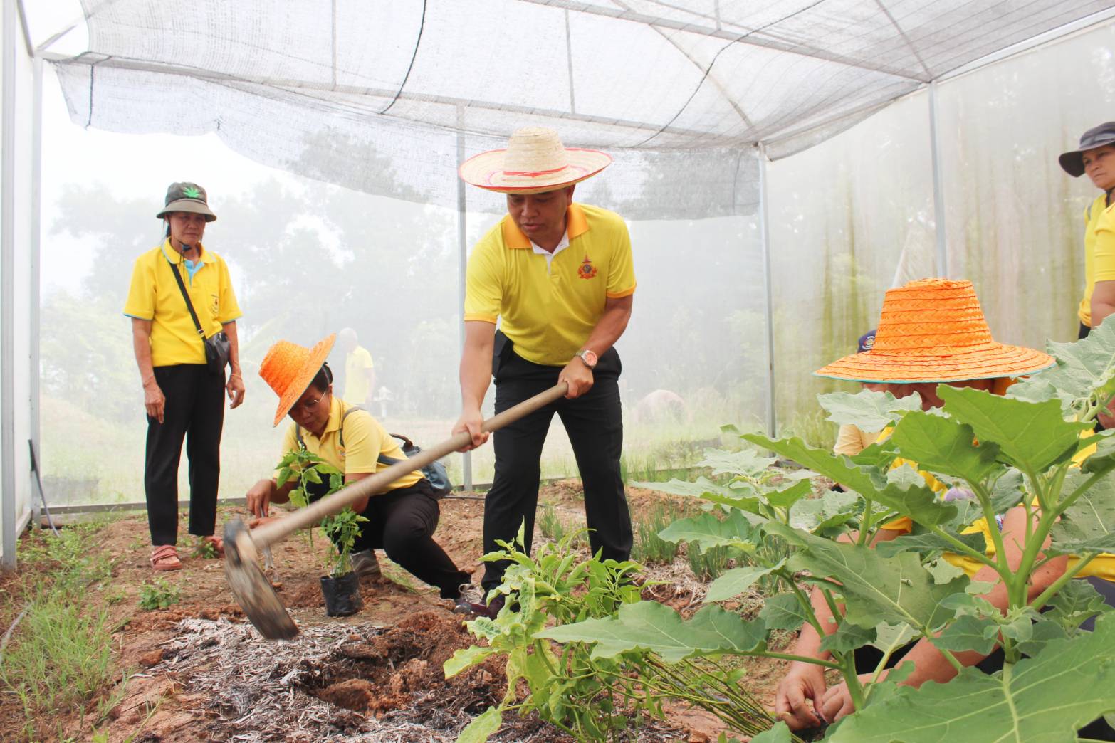 📢 จังหวัดสกลนคร : ดำเนินโครงการเฉลิมพระเกียรติพระบาทสมเด็จพระเจ้าอยู่หัว เนื่องในโอกาสมหามงคลเฉลิมพระชนมพรรษา 6 รอบ 28 กรกฎาคม 2567 กิจกรรม “เอามื้อสามัคคี ทำความดี ถวายเป็นพระราชกุศล”