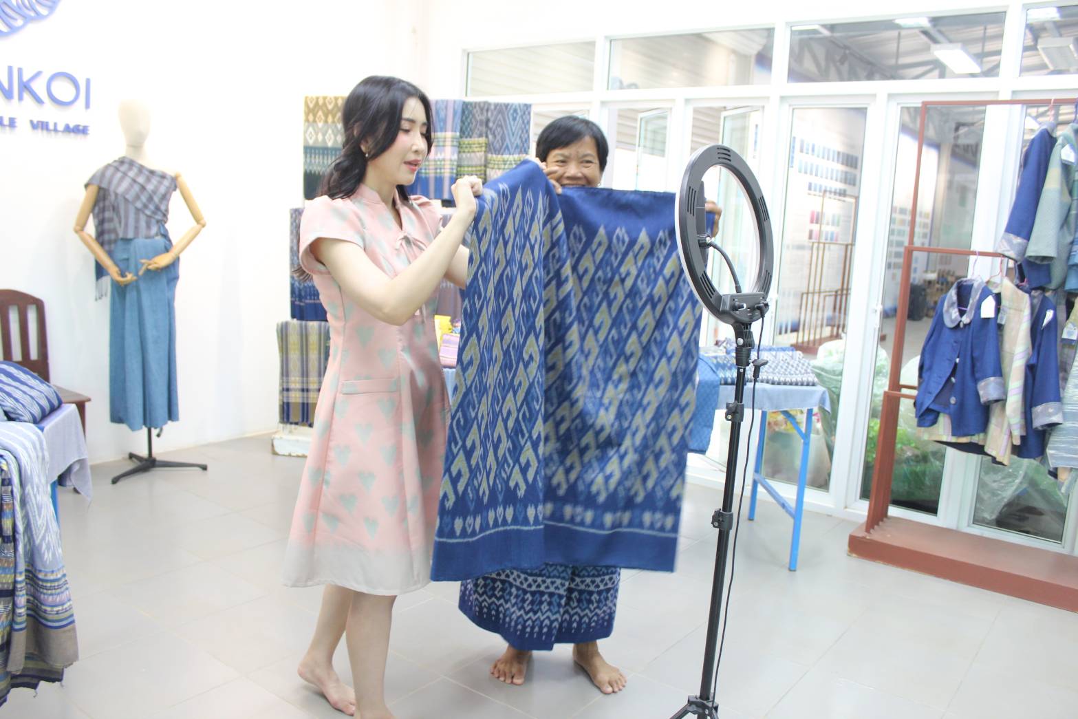 📢จังหวัดสกลนคร : ทดสอบตลาด และเผยแพร่มรดกแห่งภูมิปัญญา “ดอนกอยโมเดล”