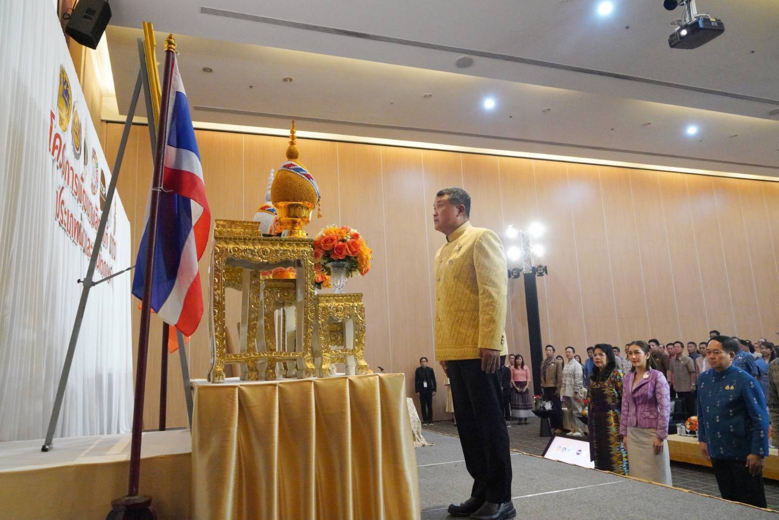 📢พช.สกลนคร: ร่วมกิจกรรมอบรมเชิงปฏิบัติการพัฒนาศักยภาพผู้ผลิต ผู้ประกอบการ OTOP ประเภทผ้าและเครื่องแต่งกาย ช่างทอผ้าและงานหัตถกรรม (Coaching) ผ้าลายพระราชทาน “ผ้าลายสิริวชิราภรณ์” และงานหัตถกรรม ในโครงการพัฒนาผลิตภัณฑ์ OTOP ประเภทผ้าและงานหัตถกรรม