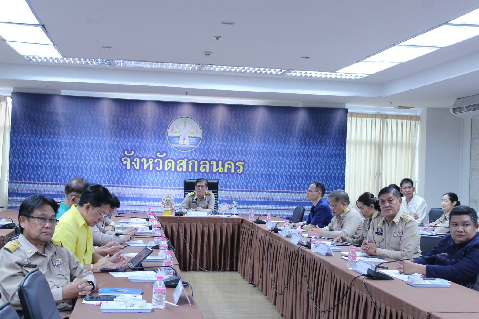 📢จังหวัดสกลนคร : ร่วมประชุมขับเคลื่อนและติดตามนโยบายของรัฐบาล และภารกิจสำคัญของปลัดกระทรวงมหาดไทยประจำปีงบประมาณ พ.ศ. ๒๕๖๗ (เดือนพฤษภาคม ๒๕๖๗) ผ่านระบบวีดิทัศน์ทางไกล (VCS)