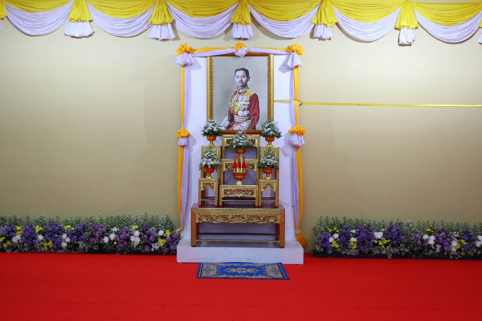 📢ผู้ว่าราชการจังหวัดสกลนคร นำทุกภาคส่วน ร่วมสวดพระพุทธมนต์ ทำบุญตักบาตรถวายพระราชกุศล เนื่องในวันที่ระลึกพระบาทสมเด็จพระปกเกล้าเจ้าอยู่หัว