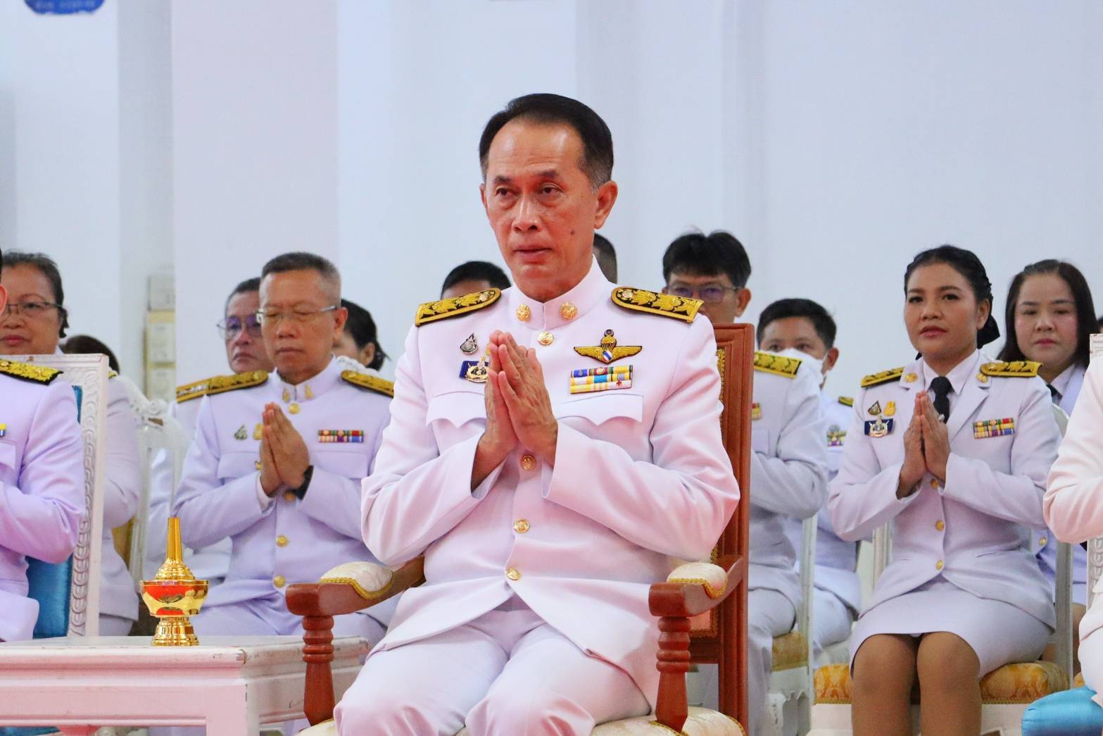 📢ผู้ว่าราชการจังหวัดสกลนคร นำทุกภาคส่วน ร่วมสวดพระพุทธมนต์ ทำบุญตักบาตรถวายพระราชกุศล เนื่องในวันที่ระลึกพระบาทสมเด็จพระปกเกล้าเจ้าอยู่หัว
