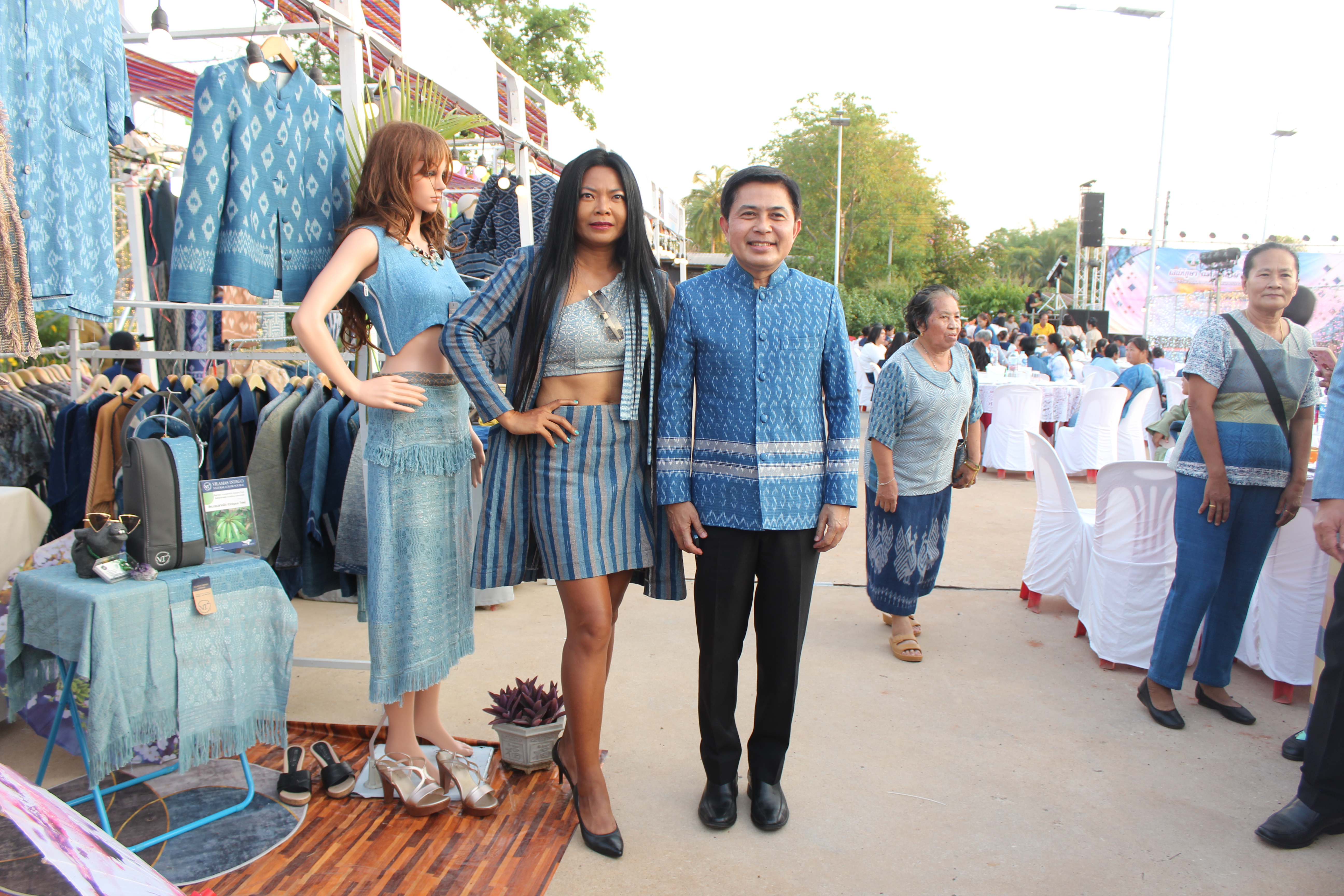 “เสน่ห์ภูษา ตระการตาผ้าไทยใส่ให้สนุก”