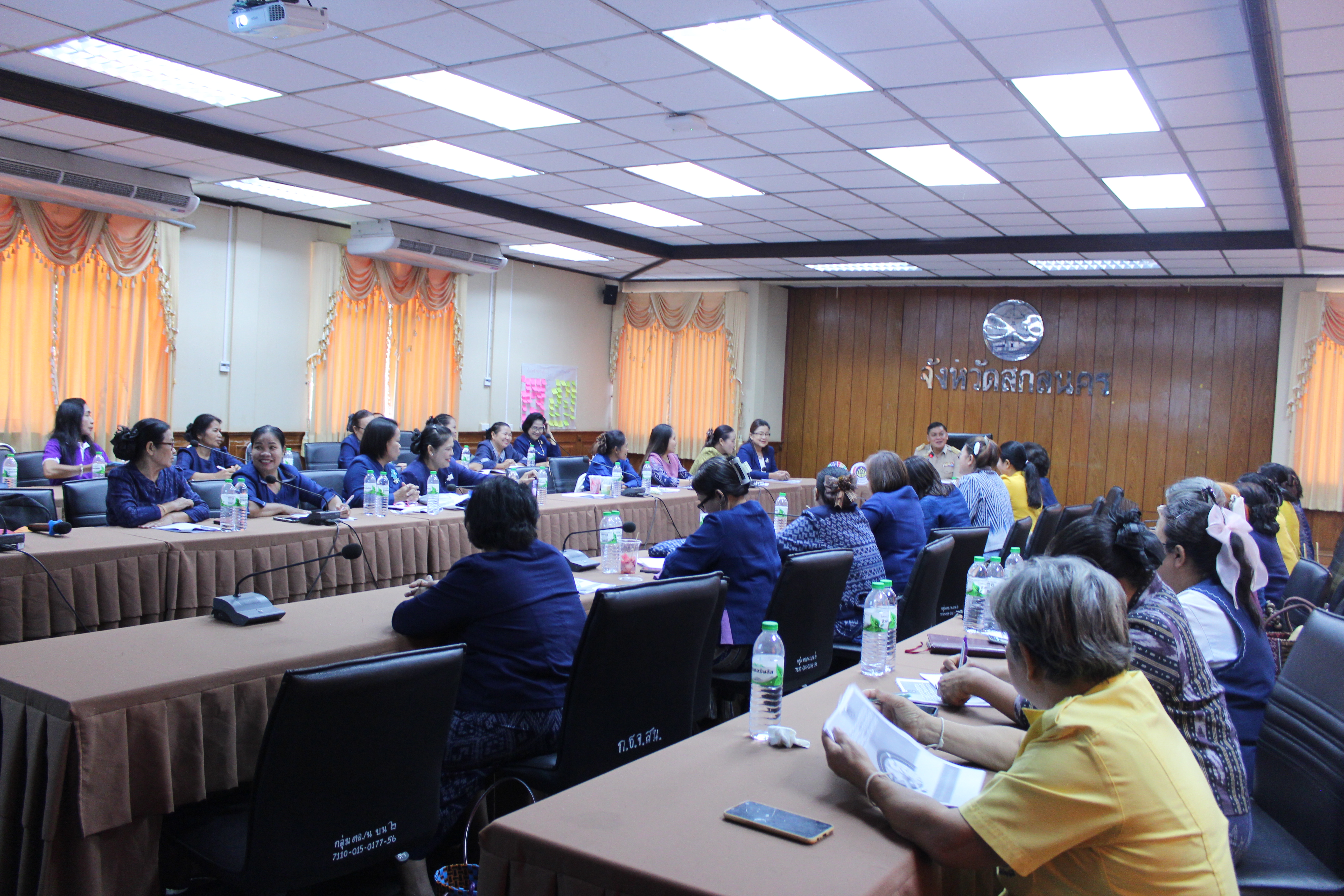 📢จังหวัดสกลนคร : ประชุมเชิงปฏิบัติการเสริมสร้างศักยภาพองค์กรสตรีเพื่อขับเคลื่อนการขจัดความยากจน