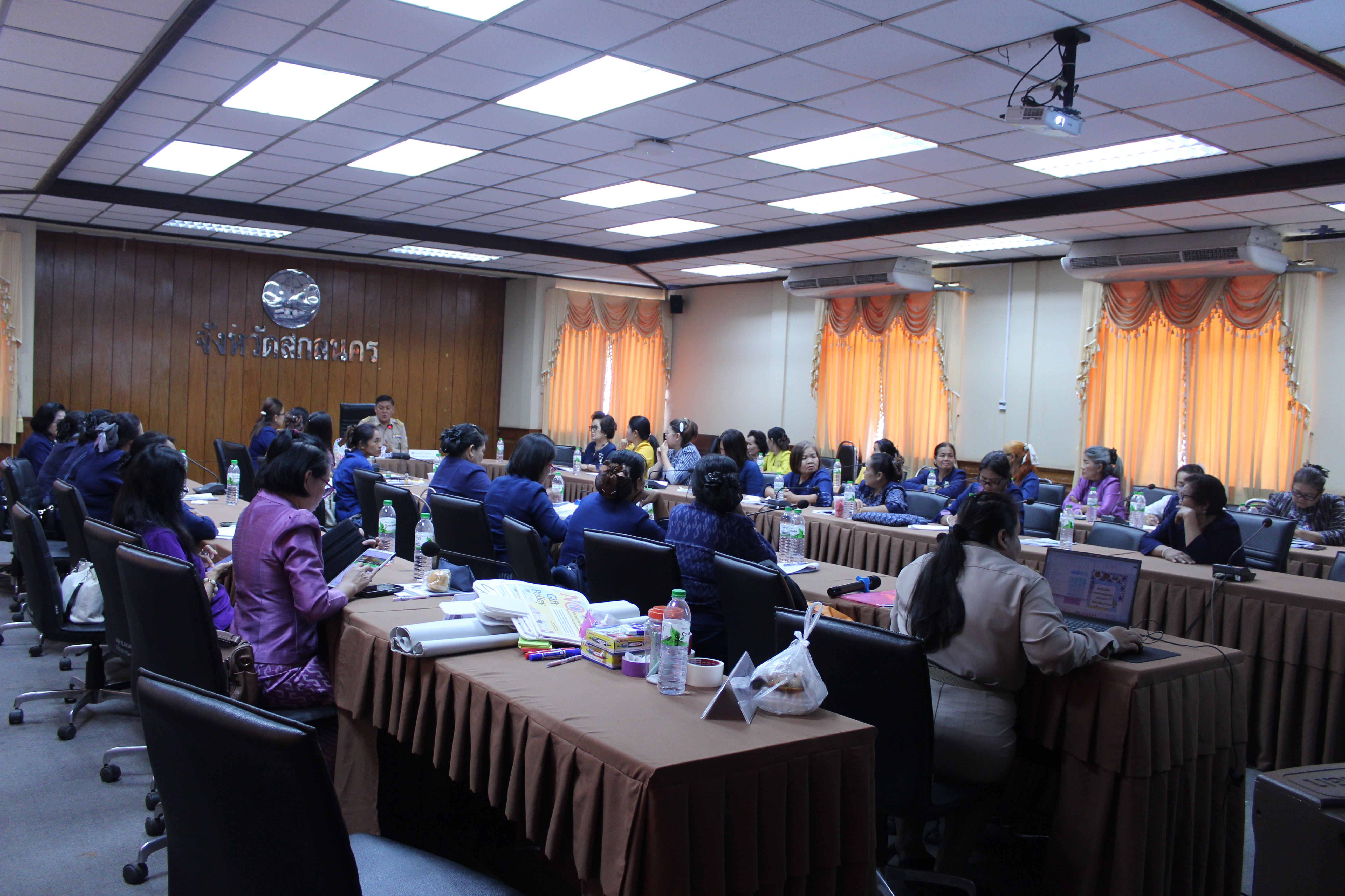 📢จังหวัดสกลนคร : ประชุมเชิงปฏิบัติการเสริมสร้างศักยภาพองค์กรสตรีเพื่อขับเคลื่อนการขจัดความยากจน