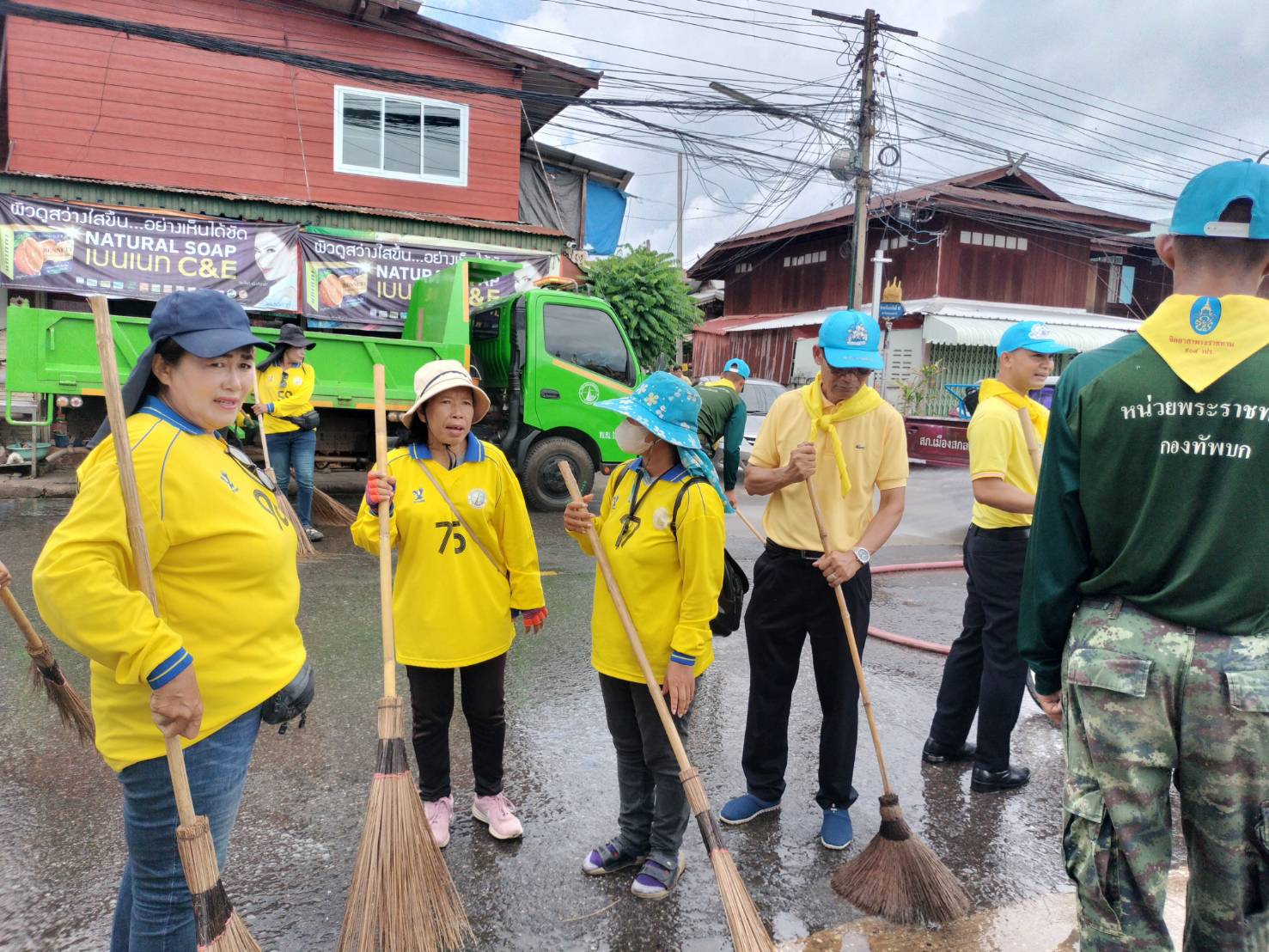 📢จิตอาสาพระราชทาน จังหวัดสกลนคร ทำความดีด้วยหัวใจ ร่วมกิจกรรมบำเพ็ญสาธารณประโยชน์และสาธารณกุศล เนื่องในโอกาสวันคล้ายวันเฉลิมพระชนมพรรษา สมเด็จพระนางเจ้าฯ พระบรมราชินี 3 มิถุนายน 2567