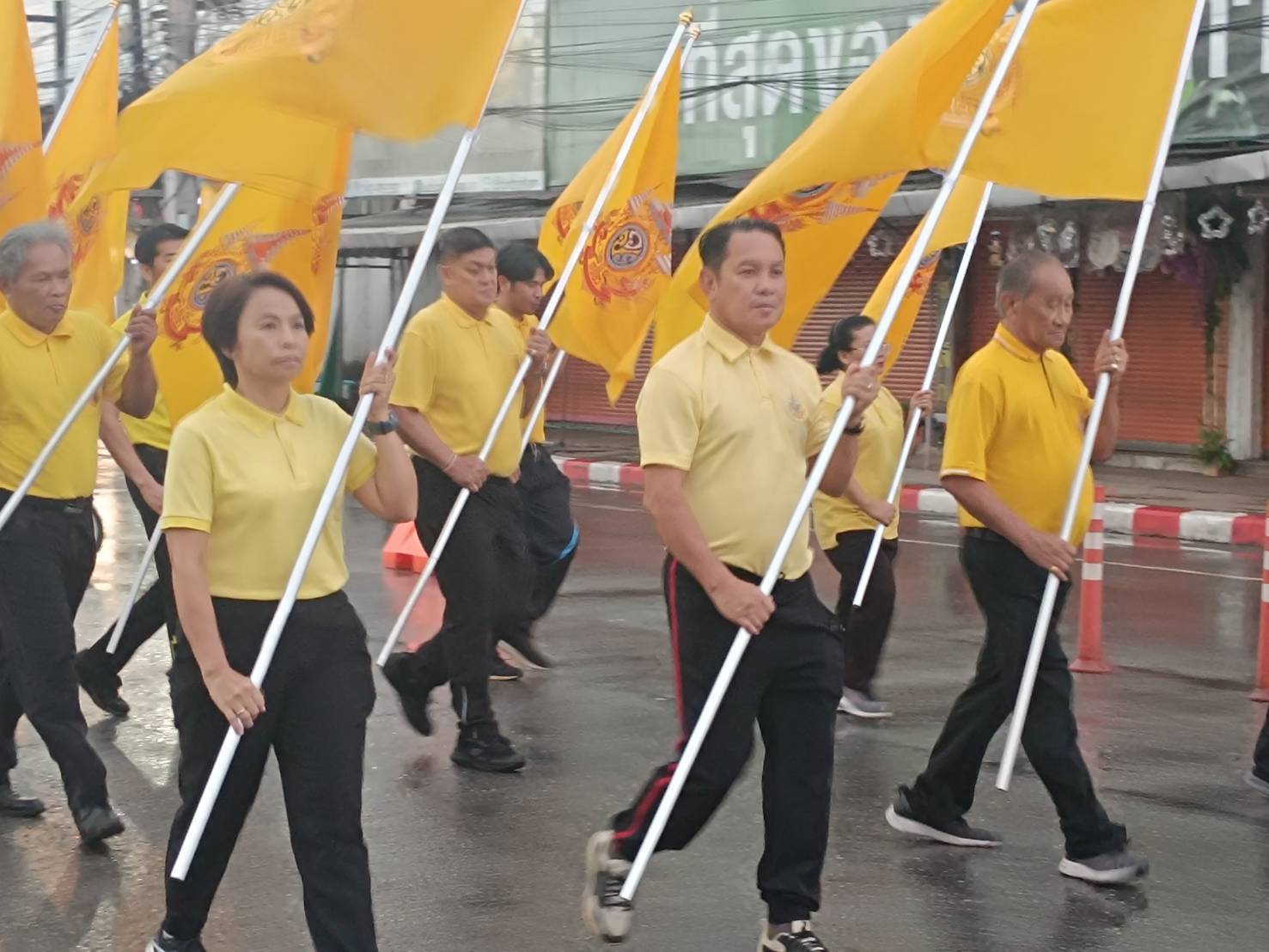 จังหวัดสกลนคร รับมอบธงตราสัญลักษณ์งานเฉลิม พระเกียรติ พระบาทสมเด็จพระเจ้าอยู่หัวเนื่องในโอกาสพระราชพิธีมหามงคลเฉลิมพระชนม พรรษา 6 รอบ 28 กรกฎาคม 2567 จากจังหวัดนครพนม