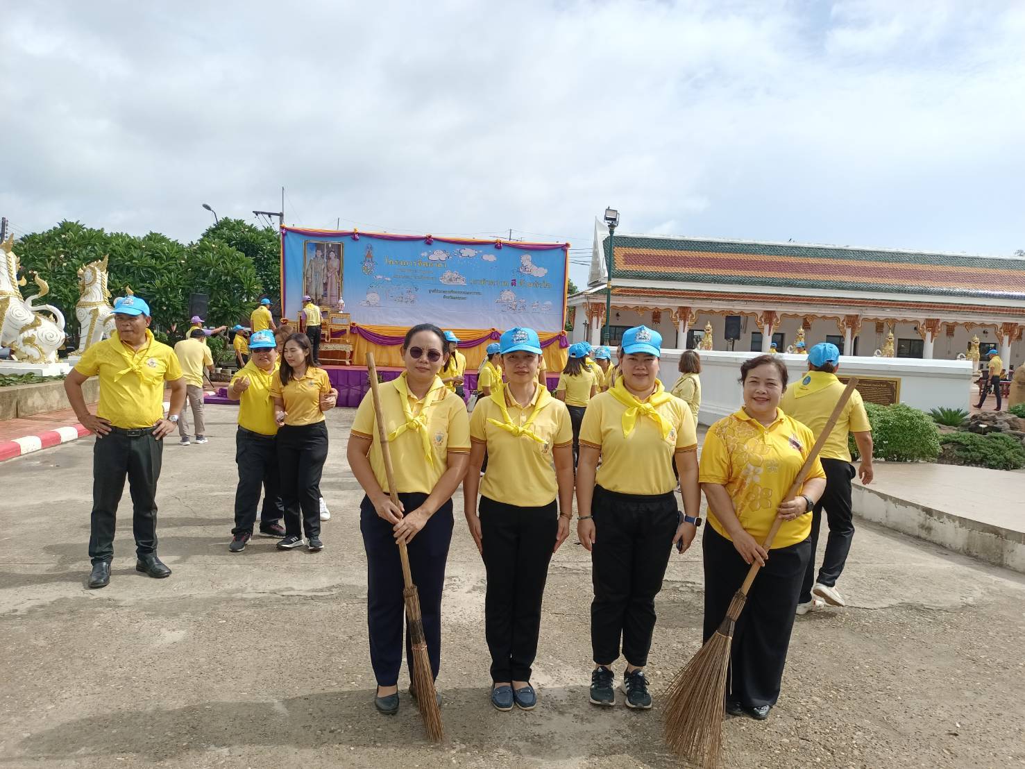 📢จิตอาสาพระราชทาน จังหวัดสกลนคร ทำความดีด้วยหัวใจ ร่วมกิจกรรมบำเพ็ญสาธารณประโยชน์และสาธารณกุศล เนื่องในโอกาสวันคล้ายวันเฉลิมพระชนมพรรษา สมเด็จพระนางเจ้าฯ พระบรมราชินี 3 มิถุนายน 2567