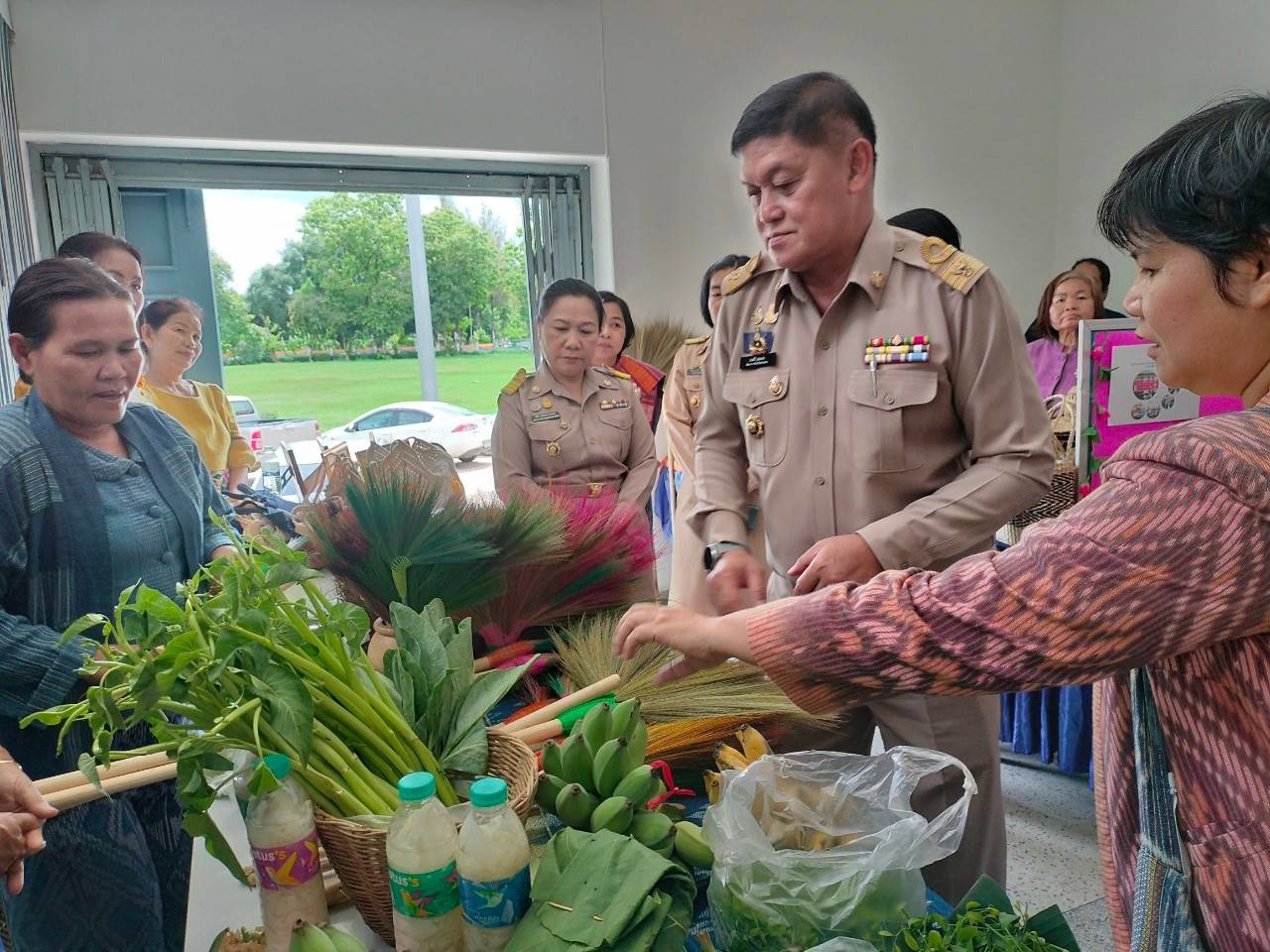 พช.สกลนคร : คัดเลือกคนกองทุนพัฒนาบทบาทสตรีดีเด่นระดับจังหวัด และผู้นำสตรีในการขับเคลื่อนงานขจัดความยากจนดีเด่น จังหวัดสกลนคร ประจำปี ๒๕๖๗
