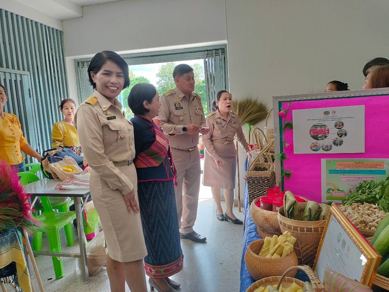 พช.สกลนคร : คัดเลือกคนกองทุนพัฒนาบทบาทสตรีดีเด่นระดับจังหวัด และผู้นำสตรีในการขับเคลื่อนงานขจัดความยากจนดีเด่น จังหวัดสกลนคร ประจำปี ๒๕๖๗