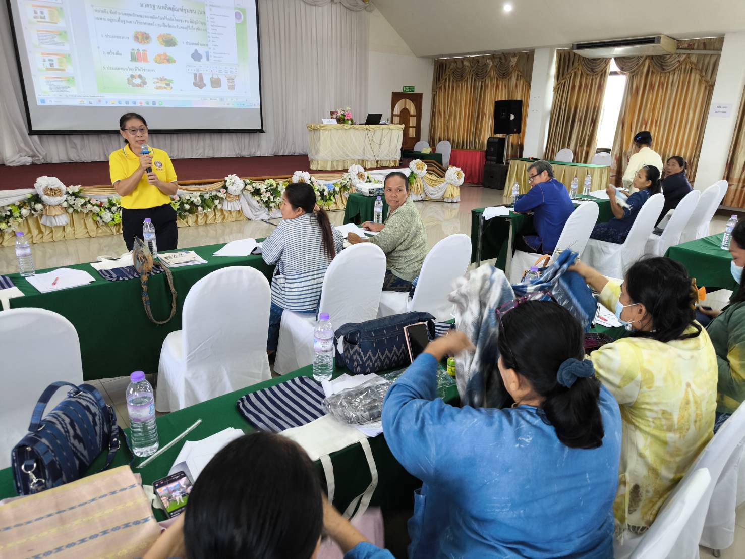 📢พช.สกลนคร : ติดอาวุธ ผู้ประกอบการ OTOP กลุ่มปรับตัวสู่การพัฒนา (Quadrant D) ให้มีคุณภาพมาตรฐาน หวังเพิ่มพื้นที่การตลาด