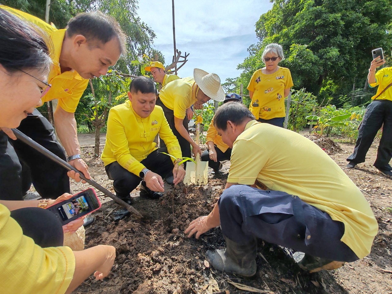 📢 จังหวัดสกลนคร : ดำเนินกิจกรรมวันดินโลก ปี ๒๕๖๖ – ๒๕๖๗ กระทรวงมหาดไทย เพื่อสร้างความต่อเนื่อง วันต่อต้านปัญหาภัยแล้งและฝนแล้งของโลก