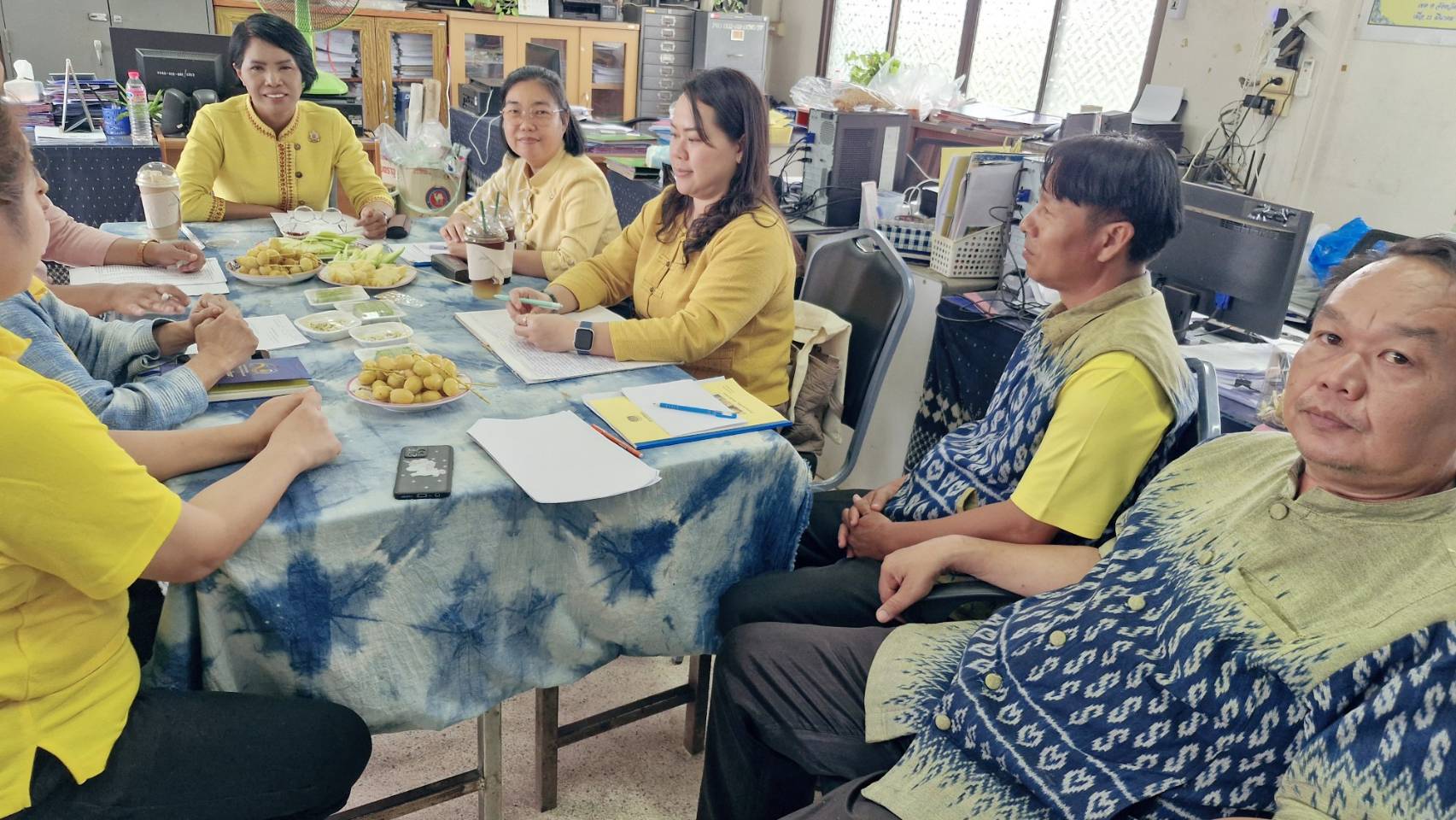 📢พช.สกลนคร : ลงพื้นที่ติดตามสนับสนุนคณะทำงานบริหารการจัดเก็บข้อมูลความจำเป็นพื้นฐาน (จปฐ.) พร้อมให้กำลังใจทีมพัฒนาชุมชนอำเภอ