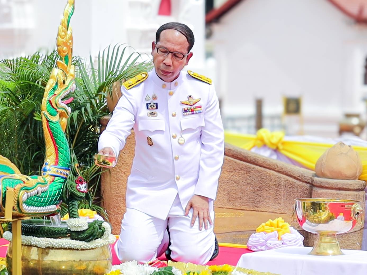 จังหวัดสกลนคร ประกอบพิธีพลีกรรมตักน้ำจากแหล่งน้ำศักดิ์สิทธิ์ “ภูน้ำลอด” หรือบ่อพญานาค เพื่อใช้ในการพระราชพิธีมหามงคล เฉลิมพระชนมพรรษา 6 รอบ 28 กรกฎาคม 2567