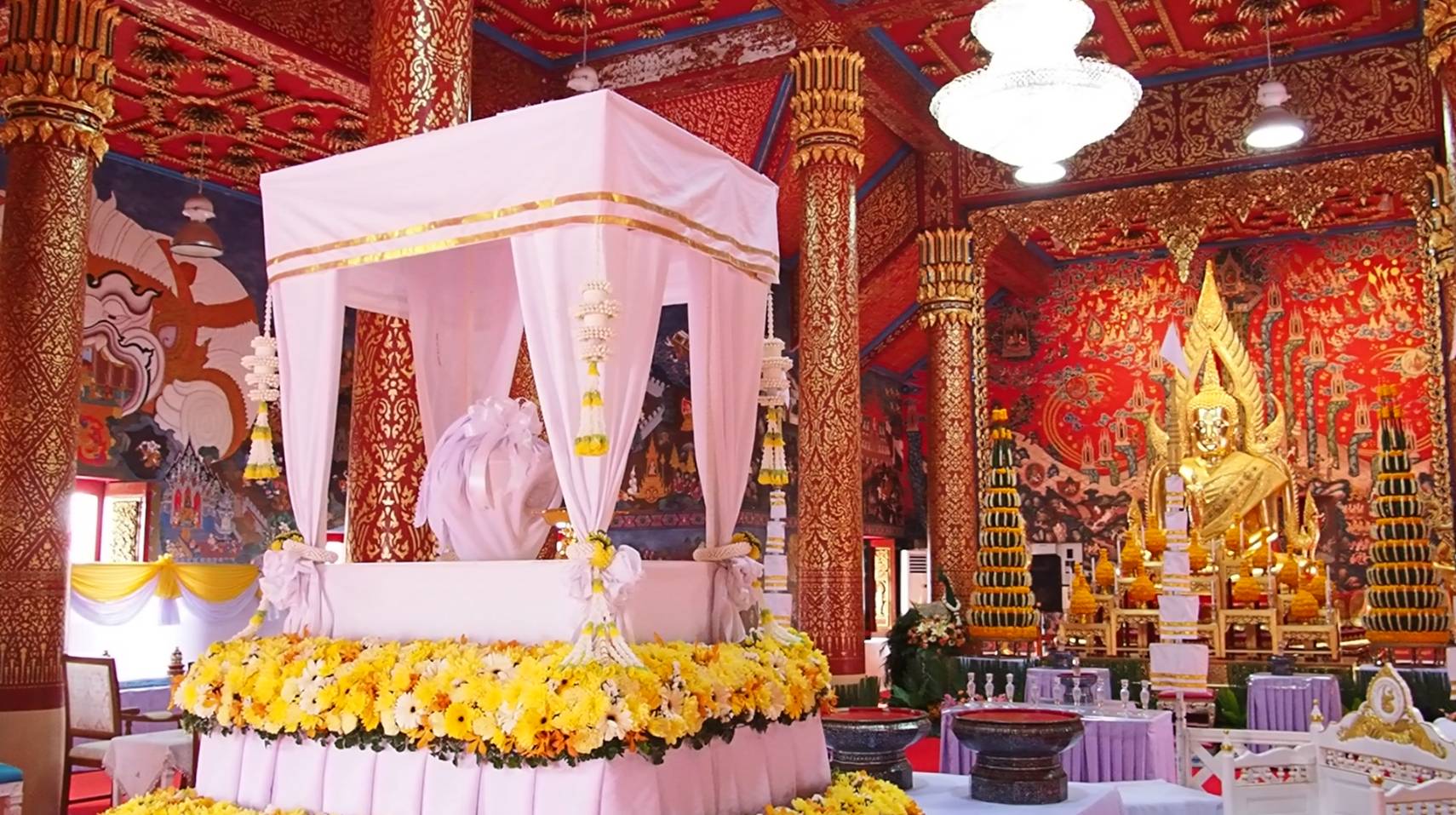 จังหวัดสกลนคร ประกอบพิธีพลีกรรมตักน้ำจากแหล่งน้ำศักดิ์สิทธิ์ “ภูน้ำลอด” หรือบ่อพญานาค เพื่อใช้ในการพระราชพิธีมหามงคล เฉลิมพระชนมพรรษา 6 รอบ 28 กรกฎาคม 2567