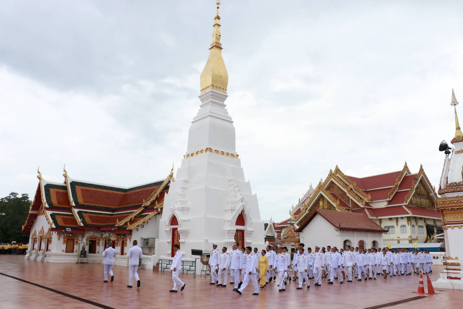 จังหวัดสกลนคร ประกอบพิธีพลีกรรมตักน้ำจากแหล่งน้ำศักดิ์สิทธิ์ “ภูน้ำลอด” หรือบ่อพญานาค เพื่อใช้ในการพระราชพิธีมหามงคล เฉลิมพระชนมพรรษา 6 รอบ 28 กรกฎาคม 2567