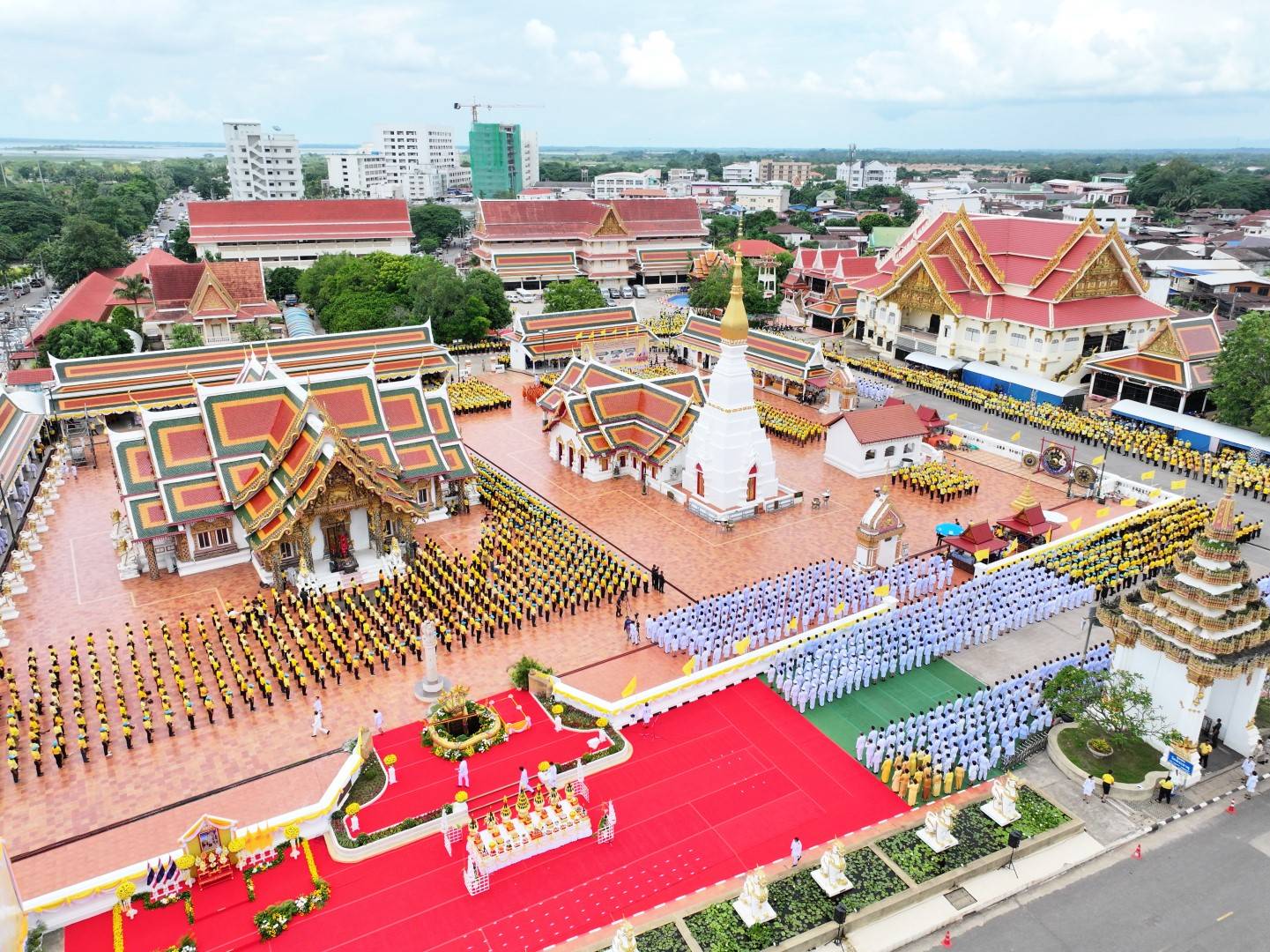 จังหวัดสกลนคร ประกอบพิธีพลีกรรมตักน้ำจากแหล่งน้ำศักดิ์สิทธิ์ “ภูน้ำลอด” หรือบ่อพญานาค เพื่อใช้ในการพระราชพิธีมหามงคล เฉลิมพระชนมพรรษา 6 รอบ 28 กรกฎาคม 2567