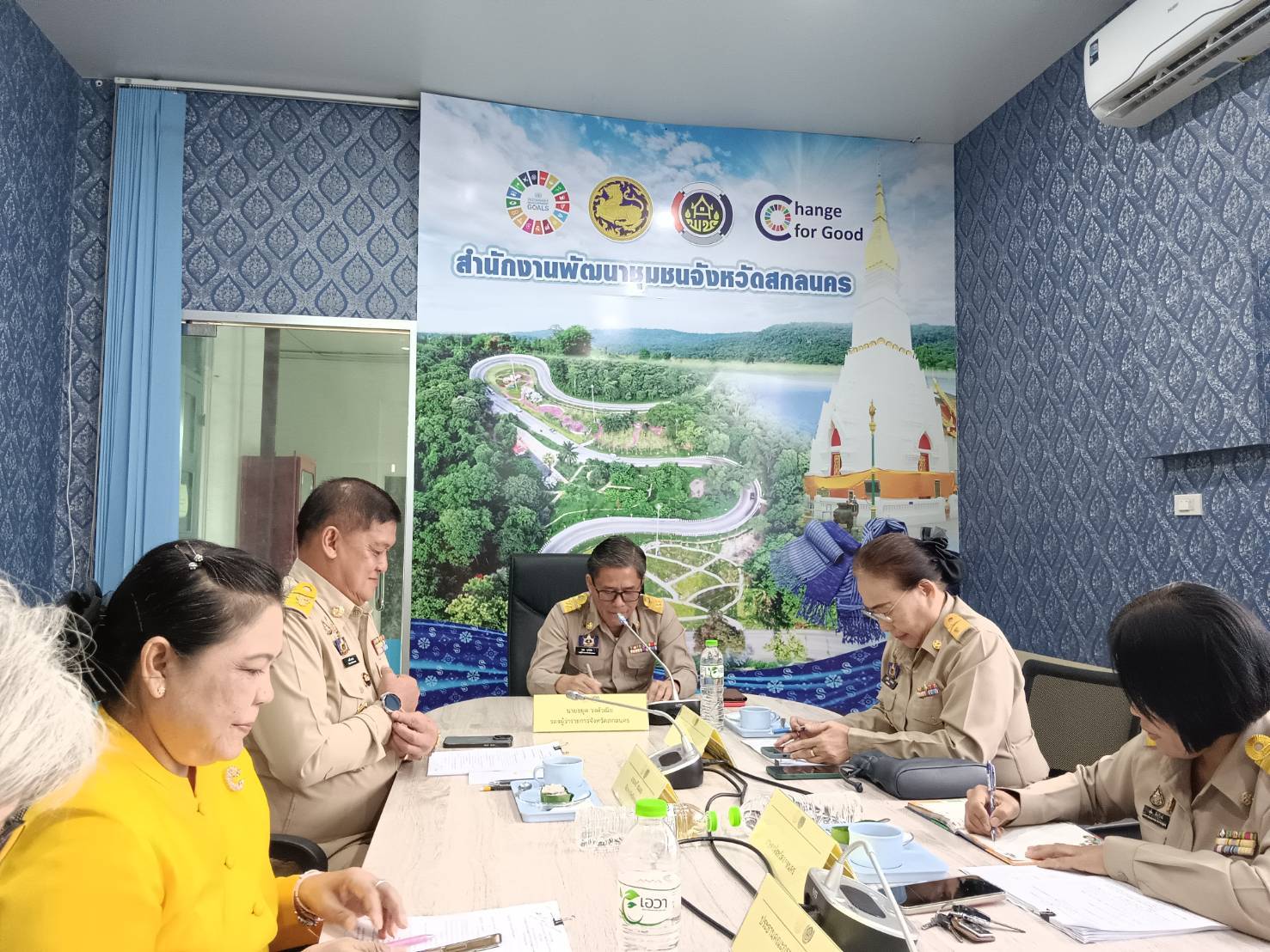 พช.สกลนคร จัดประชุมคณะกรรมการรับรองมาตรฐานการพัฒนาชุมชน (มชช.) จังหวัดสกลนคร