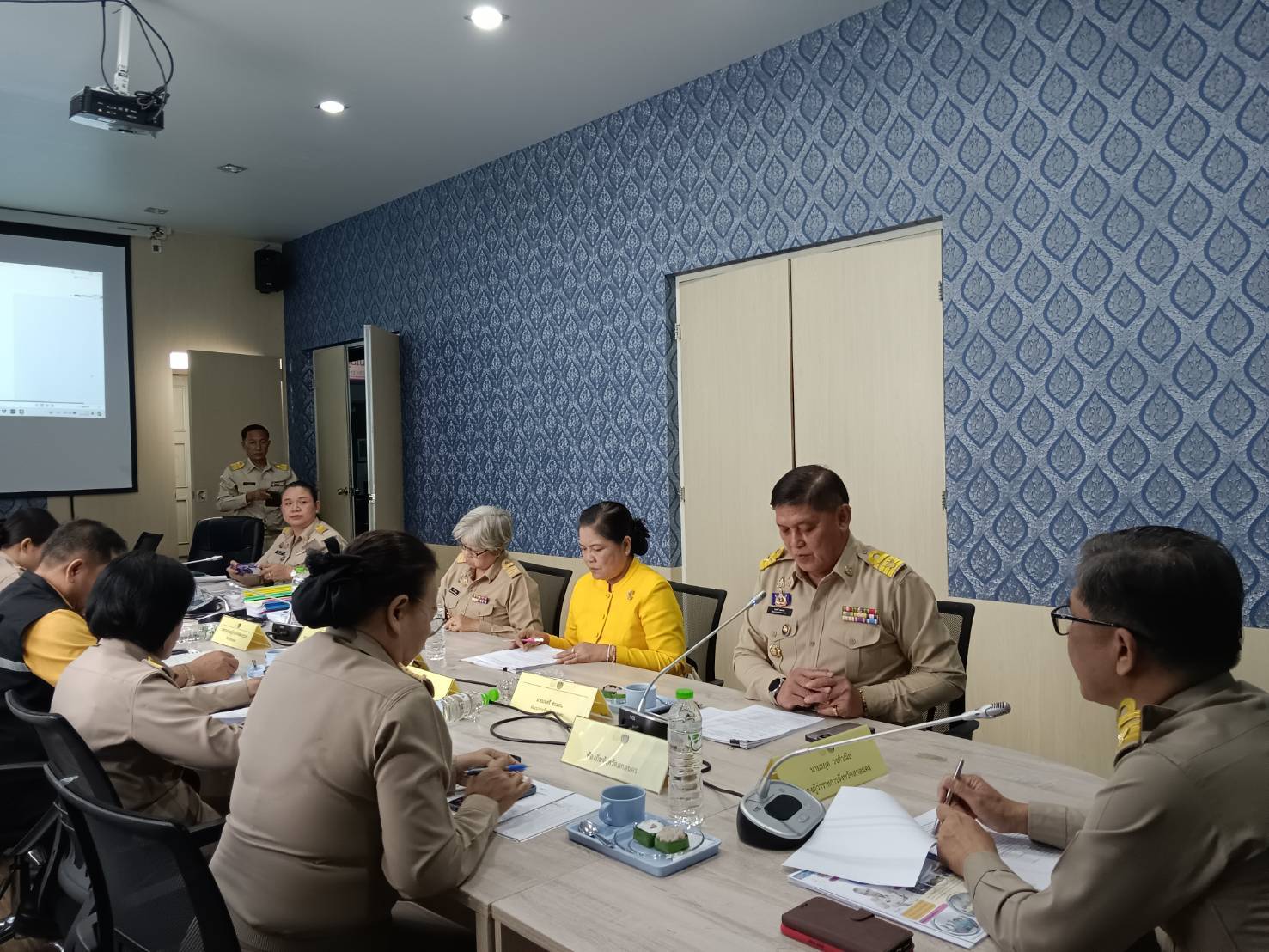 พช.สกลนคร จัดประชุมคณะกรรมการรับรองมาตรฐานการพัฒนาชุมชน (มชช.) จังหวัดสกลนคร