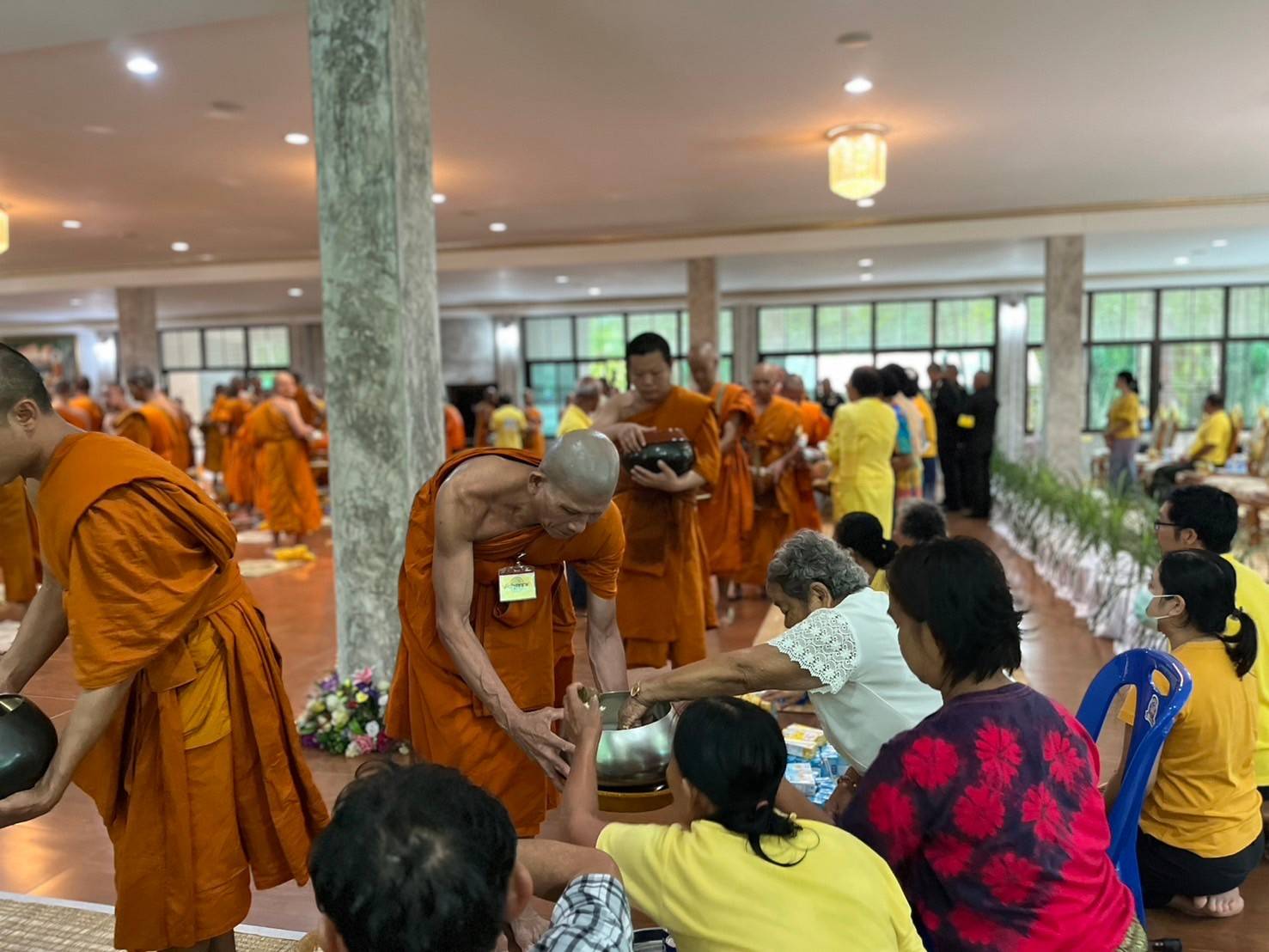 🌈พช.สกลนคร : จังหวัดสกลนคร จัดพิธีถวายภัตตาหารเพล พระภิกษุที่บรรพชาอุปสมบทเฉลิมพระเกียรติพระบาทสมเด็จเจ้าอยู่หัว เนื่องในโอกาสพระราชพิธีมหามงคลเฉลิมพระชนมพรรษา ๖ รอบ ๒๘ กรกฎาคม ๒๕๖๗