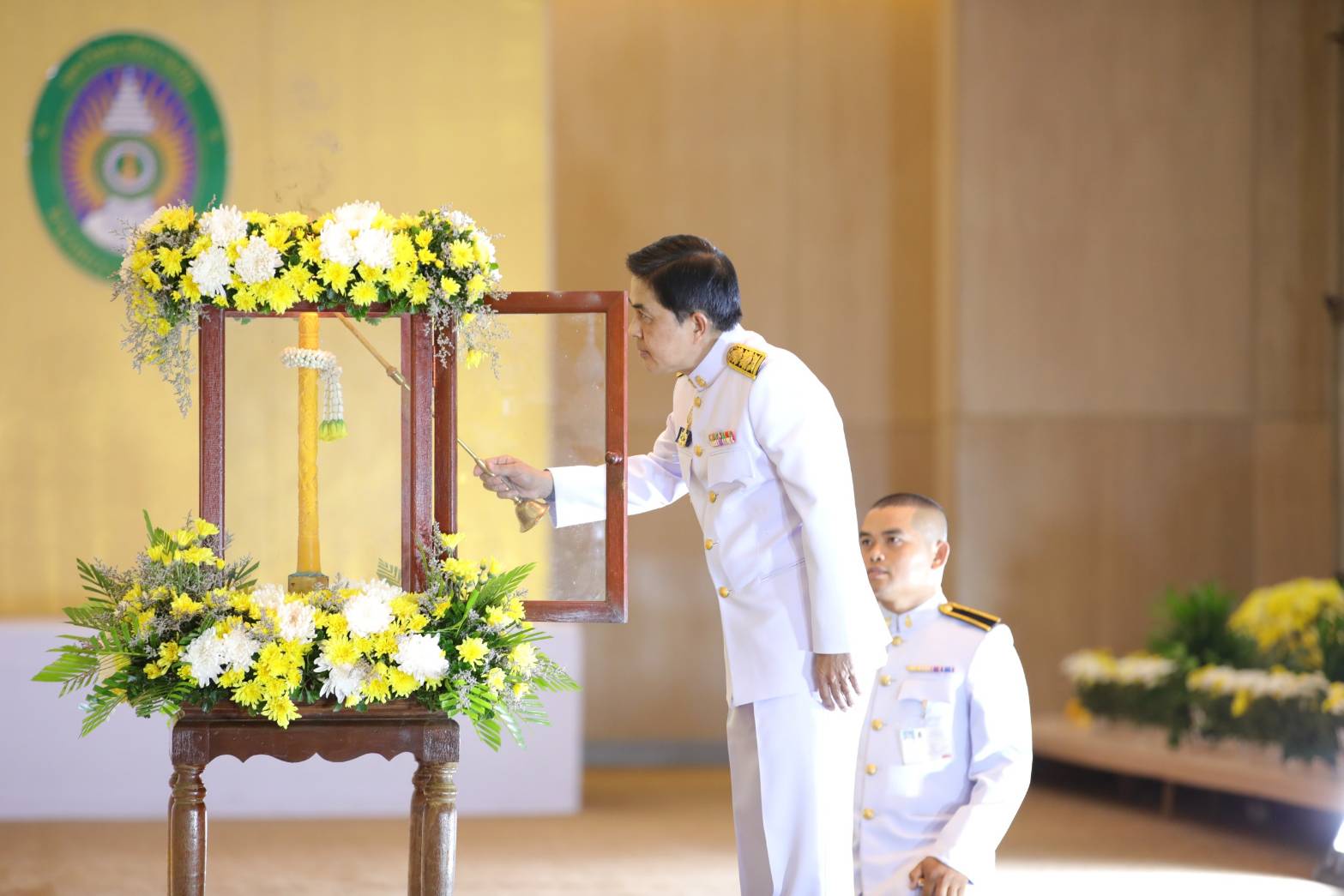 พช.สกลนคร : ร่วมพิธีถวายเครื่องราชสักการะวางพานพุ่ม และจุดเทียนถวายพระพรชัยมงคล เนื่องในโอกาสพระราชพิธีมหามงคลเฉลิมพระชนมพรรษา 6 รอบ 28 กรกฎาคม 2567