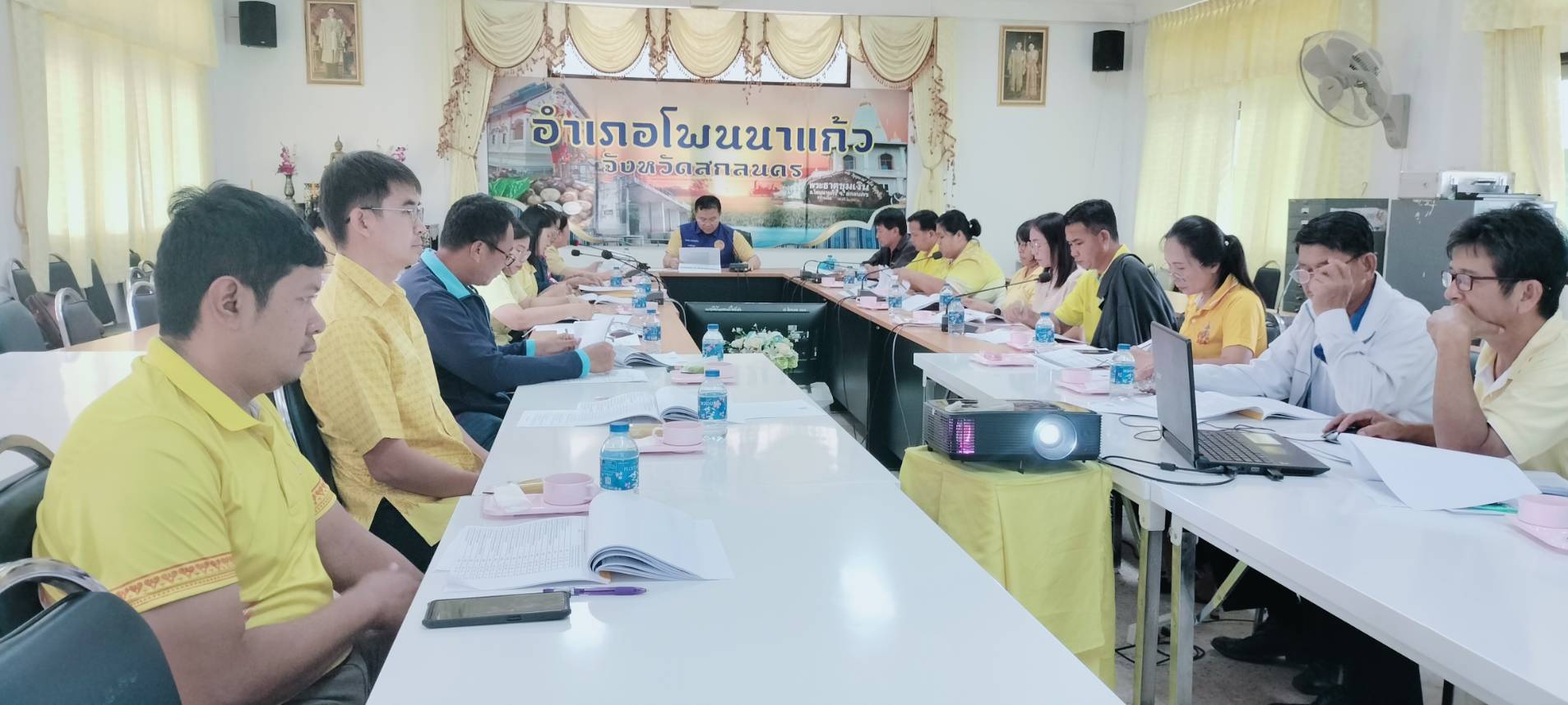 📢พช.สกลนคร : ลงพื้นที่ติดตามสนับสนุนคณะทำงานบริหารการจัดเก็บข้อมูลความจำเป็นพื้นฐาน (จปฐ.) พร้อมให้กำลังใจทีมพัฒนาชุมชนอำเภอ