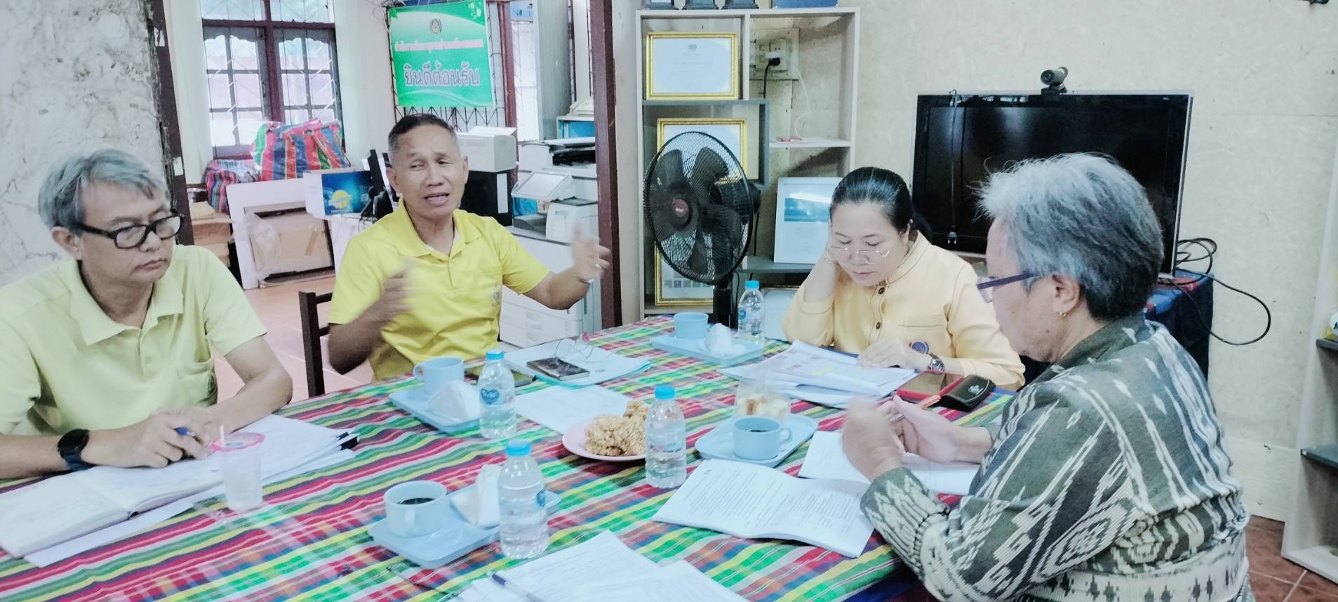 📢พช.สกลนคร : ลงพื้นที่ติดตามสนับสนุนคณะทำงานบริหารการจัดเก็บข้อมูลความจำเป็นพื้นฐาน (จปฐ.) พร้อมให้กำลังใจทีมพัฒนาชุมชนอำเภอ