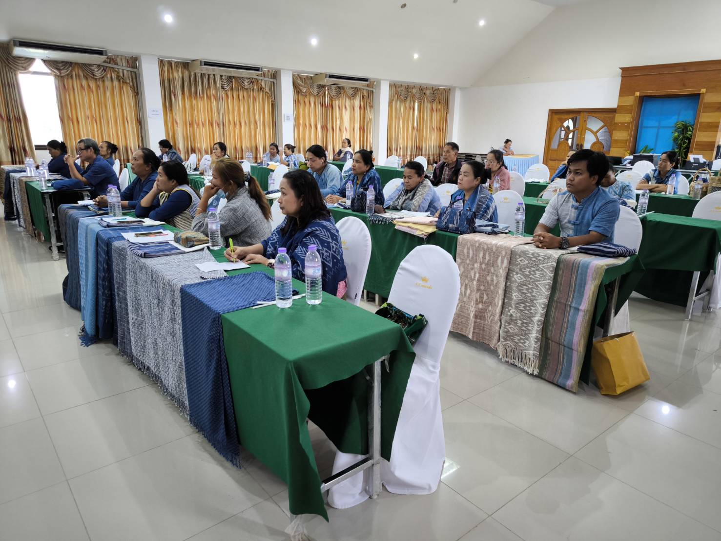 📢พช.สกลนคร : ติดอาวุธ ผู้ประกอบการ OTOP กลุ่มปรับตัวสู่การพัฒนา (Quadrant D) ให้มีคุณภาพมาตรฐาน หวังเพิ่มพื้นที่การตลาด