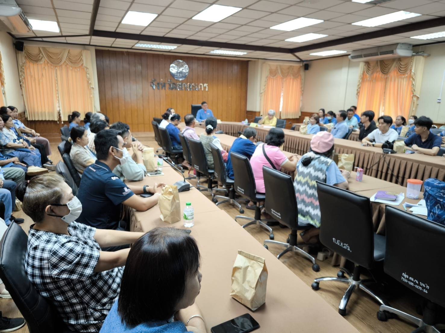 📢พช.สกลนคร : คัดเลือกผู้ผลิต ผู้ประกอบการ OTOP เข้าร่วมงาน OTOP ศิลปาชีพ ประทีปไทย OTOP ก้าวไกลด้วยพระบารมี ระหว่างวันที่ 10 – 18 สิงหาคม 2567