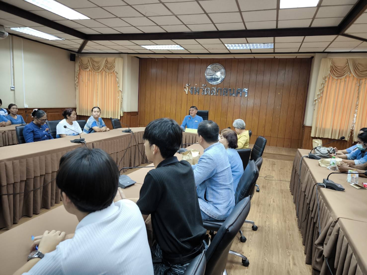 📢พช.สกลนคร : คัดเลือกผู้ผลิต ผู้ประกอบการ OTOP เข้าร่วมงาน OTOP ศิลปาชีพ ประทีปไทย OTOP ก้าวไกลด้วยพระบารมี ระหว่างวันที่ 10 – 18 สิงหาคม 2567