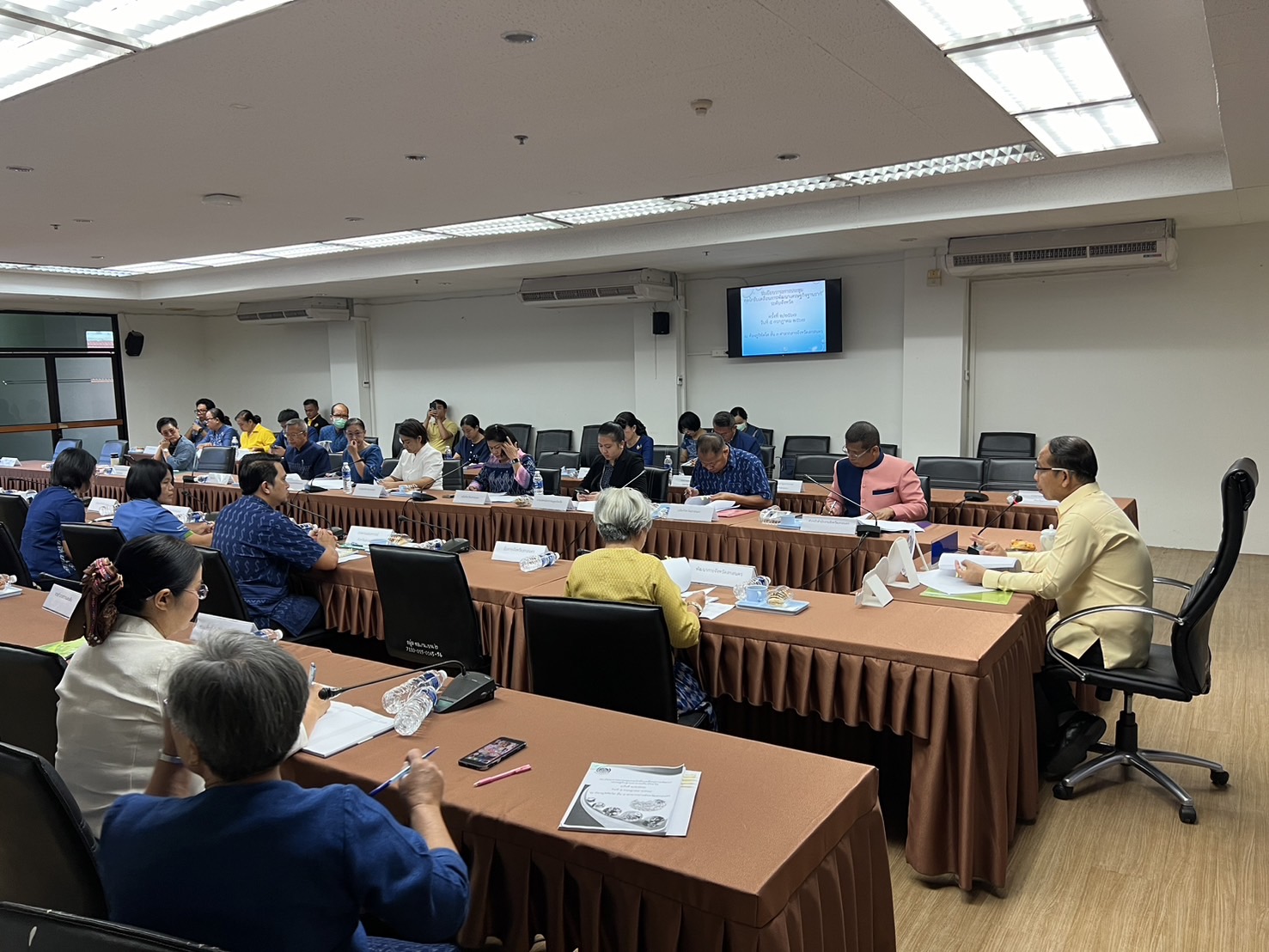 📢จังหวัดสกลนครประชุมขับเคลื่อนพัฒนาเศรษฐกิจฐานรากระดับจังหวัด ครั้งที่ ๒/๒๕๖๗