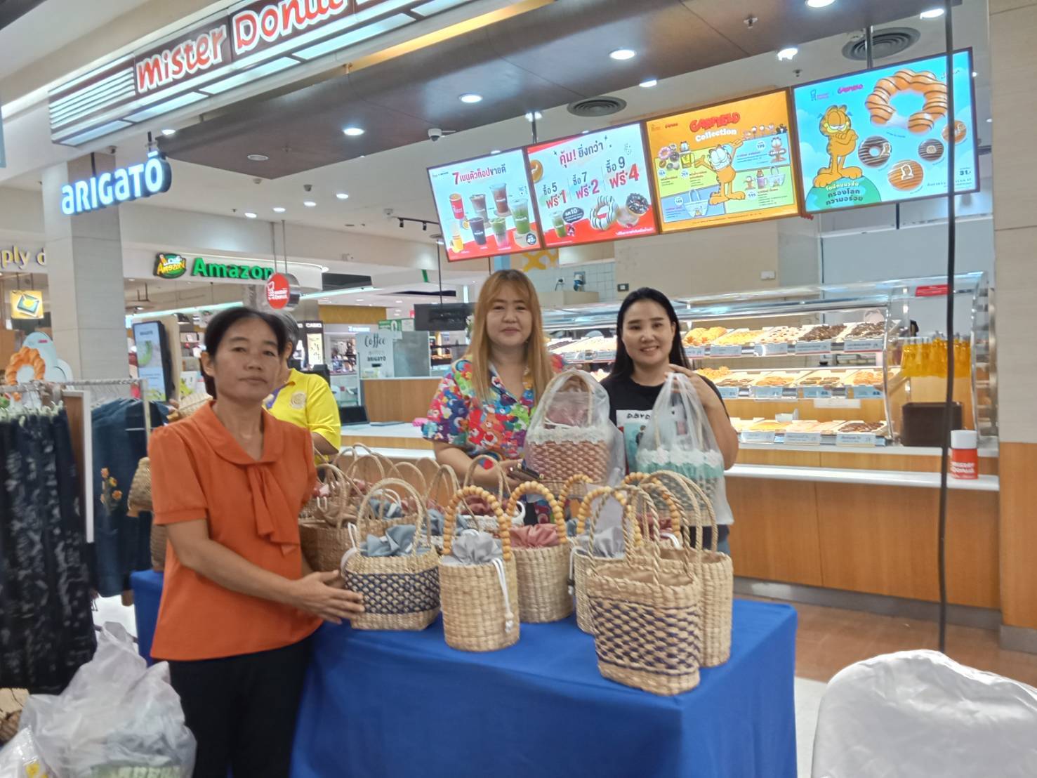 📢 📢 พช. สกลนคร ยกทัพผู้ผลิตผู้ประกอบอาหารปลอดภัย ผลิตภัณฑ์ชุมชน OTOP ร่วมจำหน่ายสินค้าตามโครงการส่งเสริมการสร้างรายได้จากกิจการอาหารปลอดภัย 📌 ณ ศูนย์การค้าโรบินสัน ไลฟ์สไตน์สกลนคร