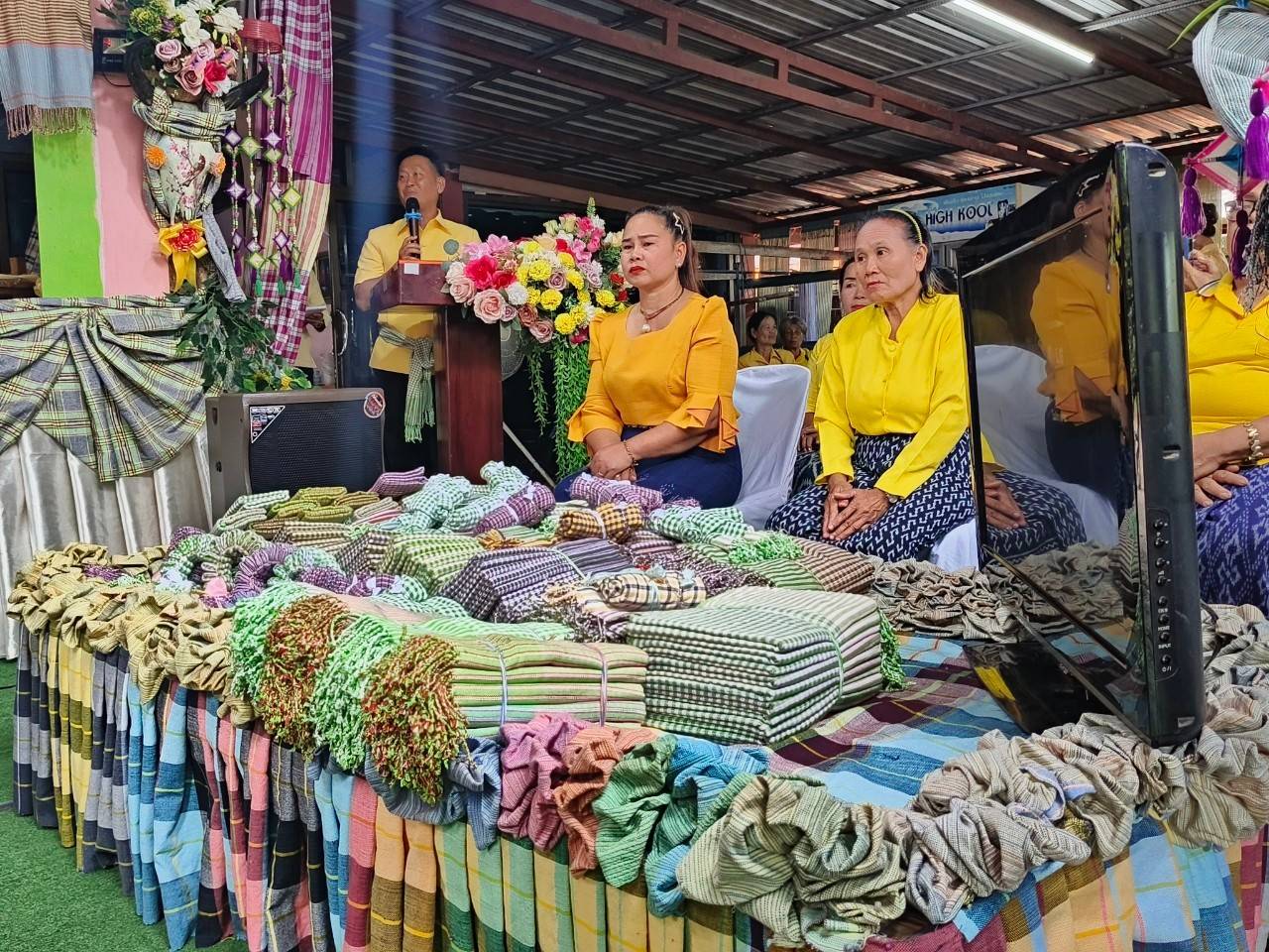 📢ผู้ตรวจฯ พช. เขต 11 ลงพื้นที่คัดเลือกคนกองทุนพัฒนาบทบาทสตรีดีเด่น ระดับเขตตรวจราชการ พื้นที่ จังหวัดสกลนคร