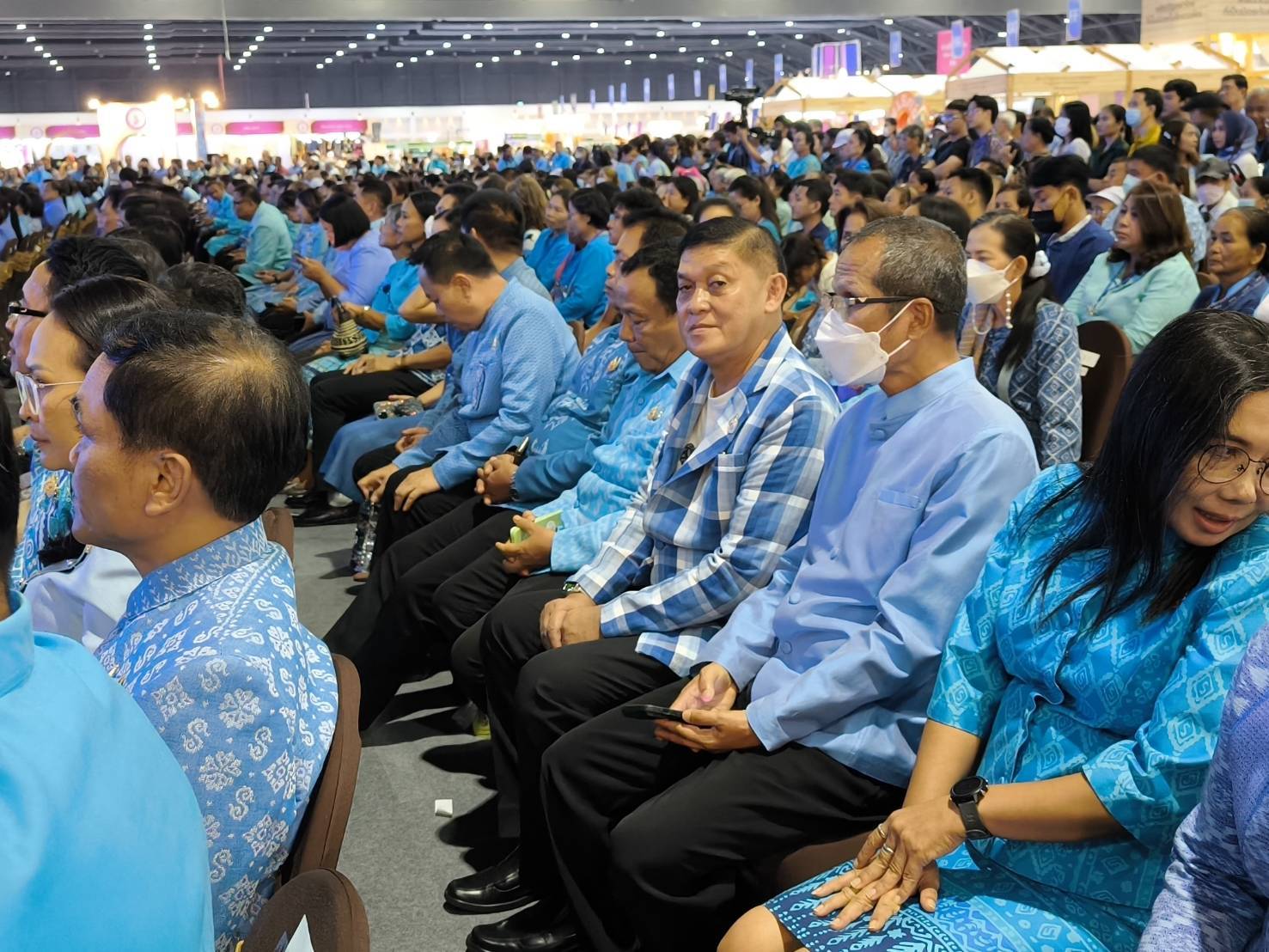 มท.1 เปิดงาน “ศิลปาชีพประทีปไทย OTOP หลอมดวงใจ ด้วยพระบารมี”