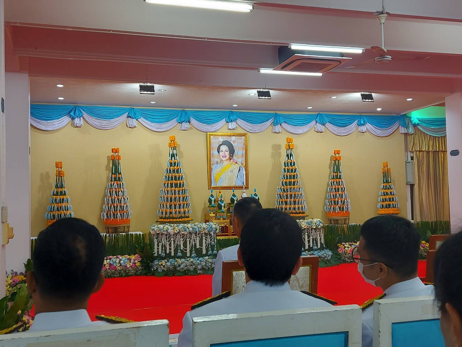 📢พช.สกลนคร : ร่วมพิธีเจริญพระพุทธมนต์และพิธีตักบาตรถวายพระราชกุศล เนื่องในโอกาสวันเฉลิมพระชนมพรรษา สมเด็จพระนางเจ้าสิริกิติ์ พระบรมราชินีนาถ พระบรมราชชนนีพันปีหลวง (12 สิงหาคม 2567 )