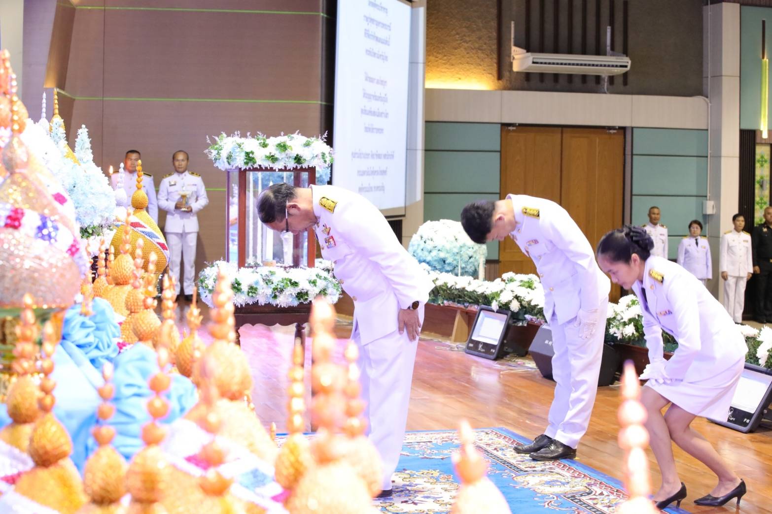 🌈พสกนิกรชาวจังหวัดสกลนคร ร่วมจุดเทียนถวายพระพรชัยมงคล เนื่องในวันเฉลิมพระชนมพรรษา 12 สิงหาคม 2567