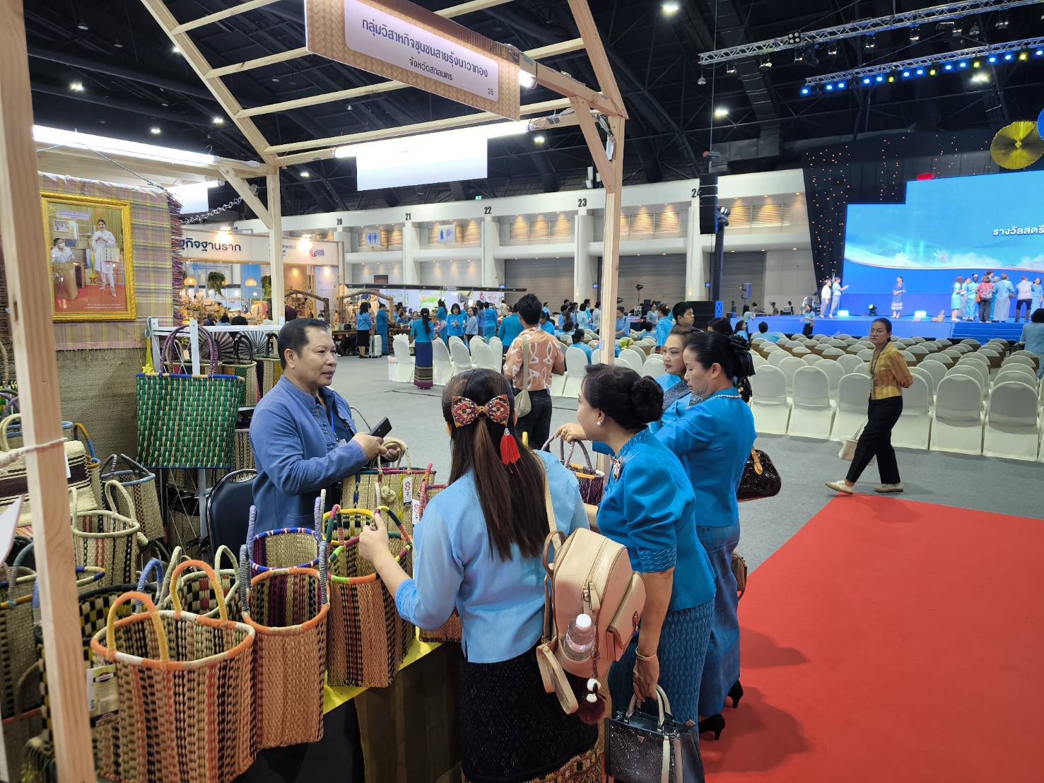 📢 5 วัน 5 ล้าน พช.สกลนคร เชิญชม ชิม ช้อบ งาน “ศิลปาชีพประทีปไทย OTOP หลอมดวงใจ ด้วยพระบารมี” ระหว่างวันที่ 10 – 18 สิงหาคม 2567 ณ อาคารชาเลนเจอร์ฮอลล์ 1 – 3 ศูนย์แสดงสินค้าและการประชุมอิมแพ็ค เมืองทองธานี