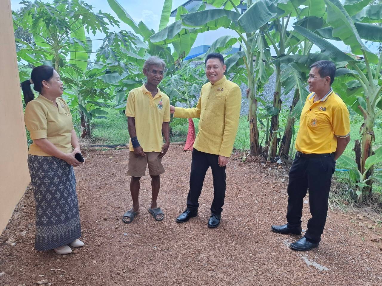 🚨ผู้ตรวจราชการกรมการพัฒนาชุมชน ลงพื้นที่ติดตามสนับสนุนการดำเนินโครงการบ้านห่วงใยจากใจ GLO ประจำปี 2566 ในพื้นที่จังหวัดสกลนคร”